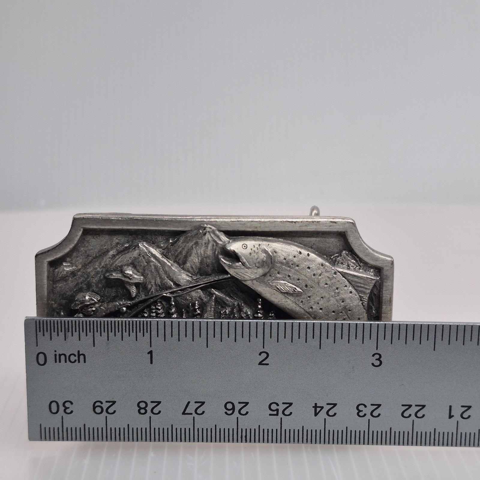 Siskiyou Buckle Co Fisherman Fishing Angler Oregon K-27 1983 Mountains Pewter