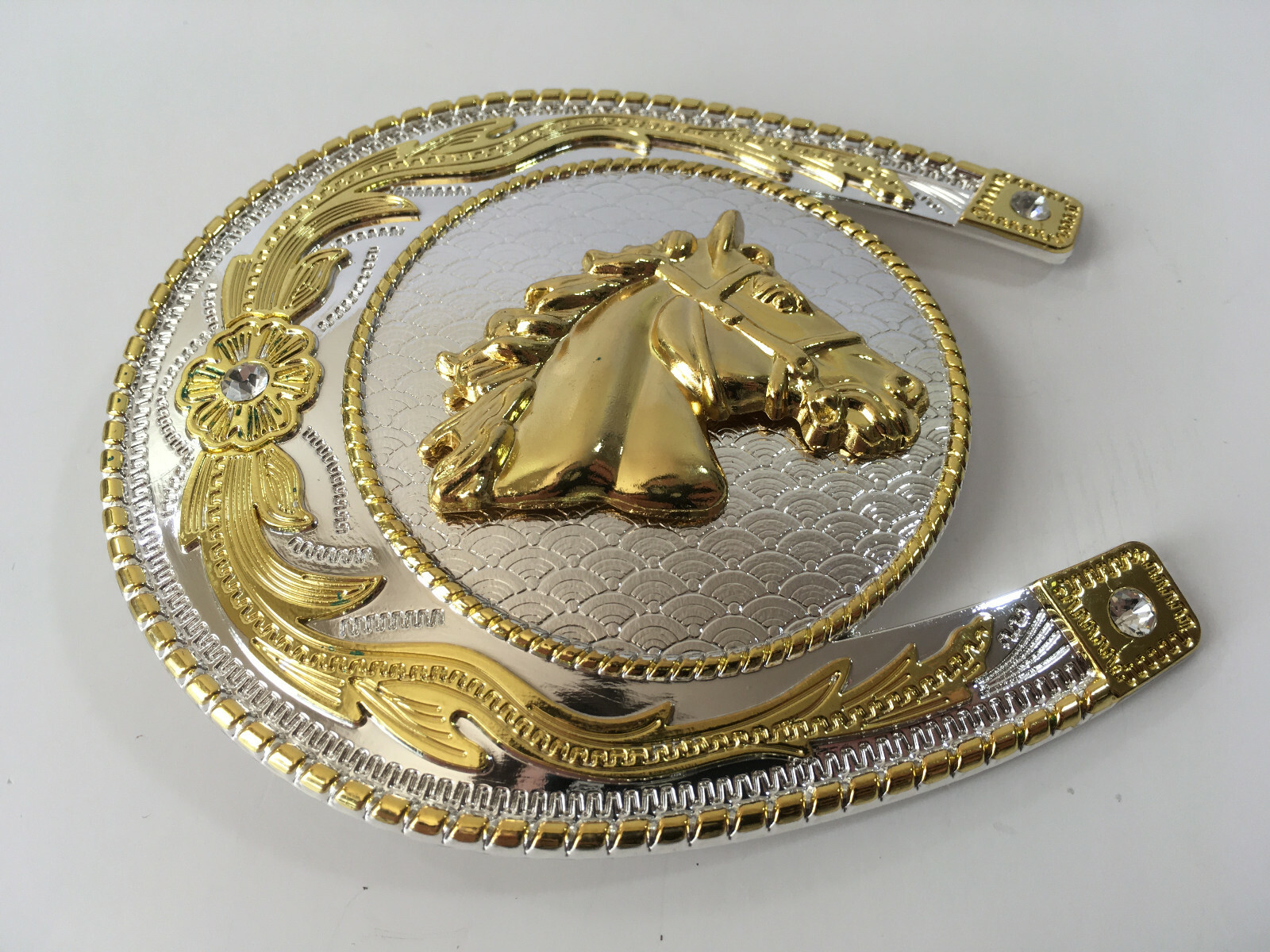 Western Cowboy Horseshoe Belt Buckle Horse Shoe for Men or Women