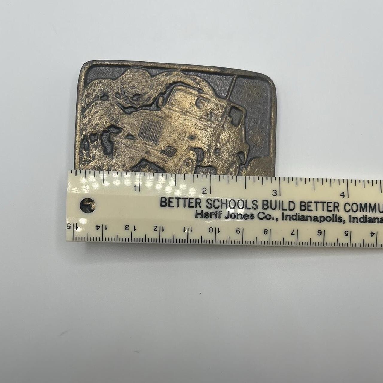 Jeep Car 4-Wheeling off road mud belt buckle Vintage Retro Collectible
