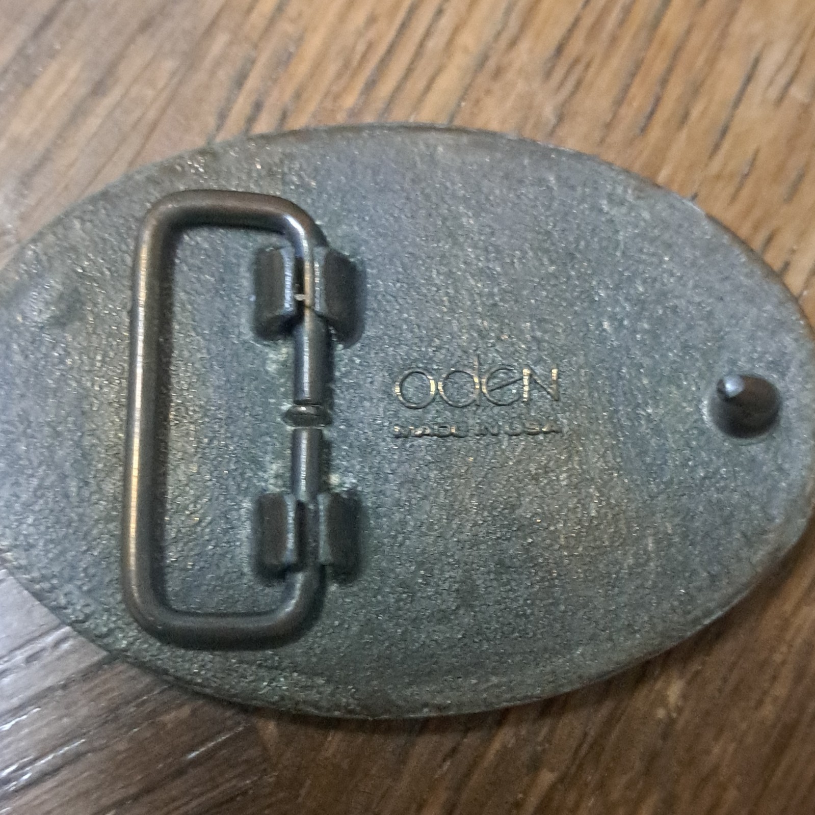 Oden USA Gold Tone Oval Western Belt Buckle Men 1.5&Prime; Woodgrain “Randy”