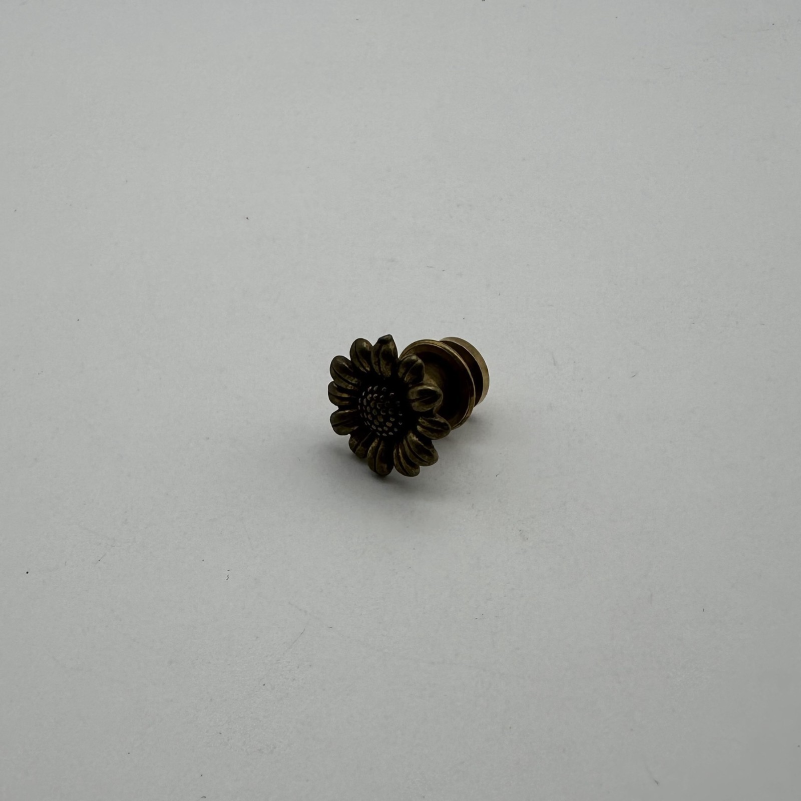 Vintage Bronze Sun Flower Button For Denim Jeans,Fabric Hats Decorative BT lot