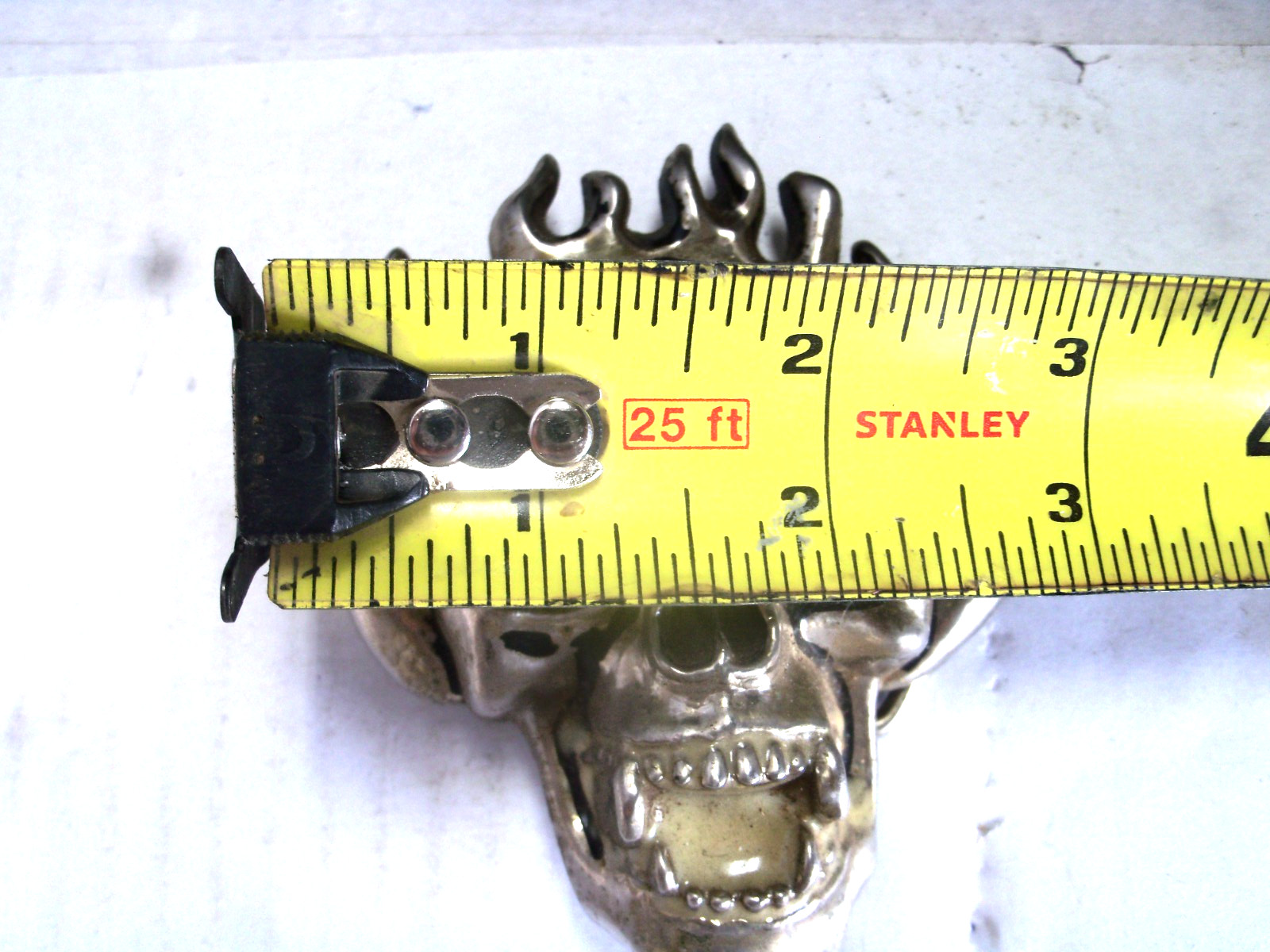 BELT BUCKLE, FLAMING SKULL, SILVER COLOR WITH CREAM ENAMEL