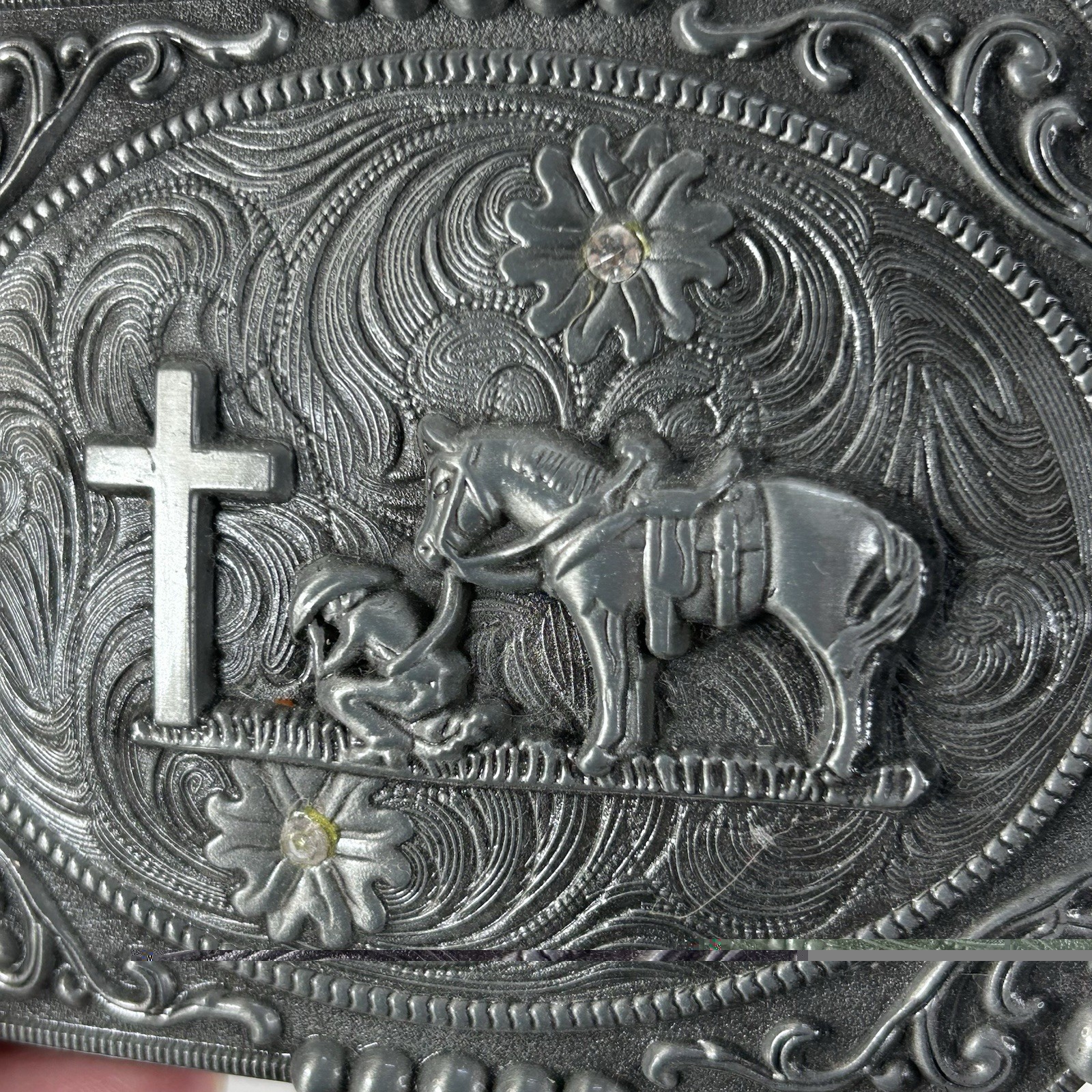 Western Floral Belt Buckle Praying Cowboy Kneeling at Cross Silver Tone Rodeo
