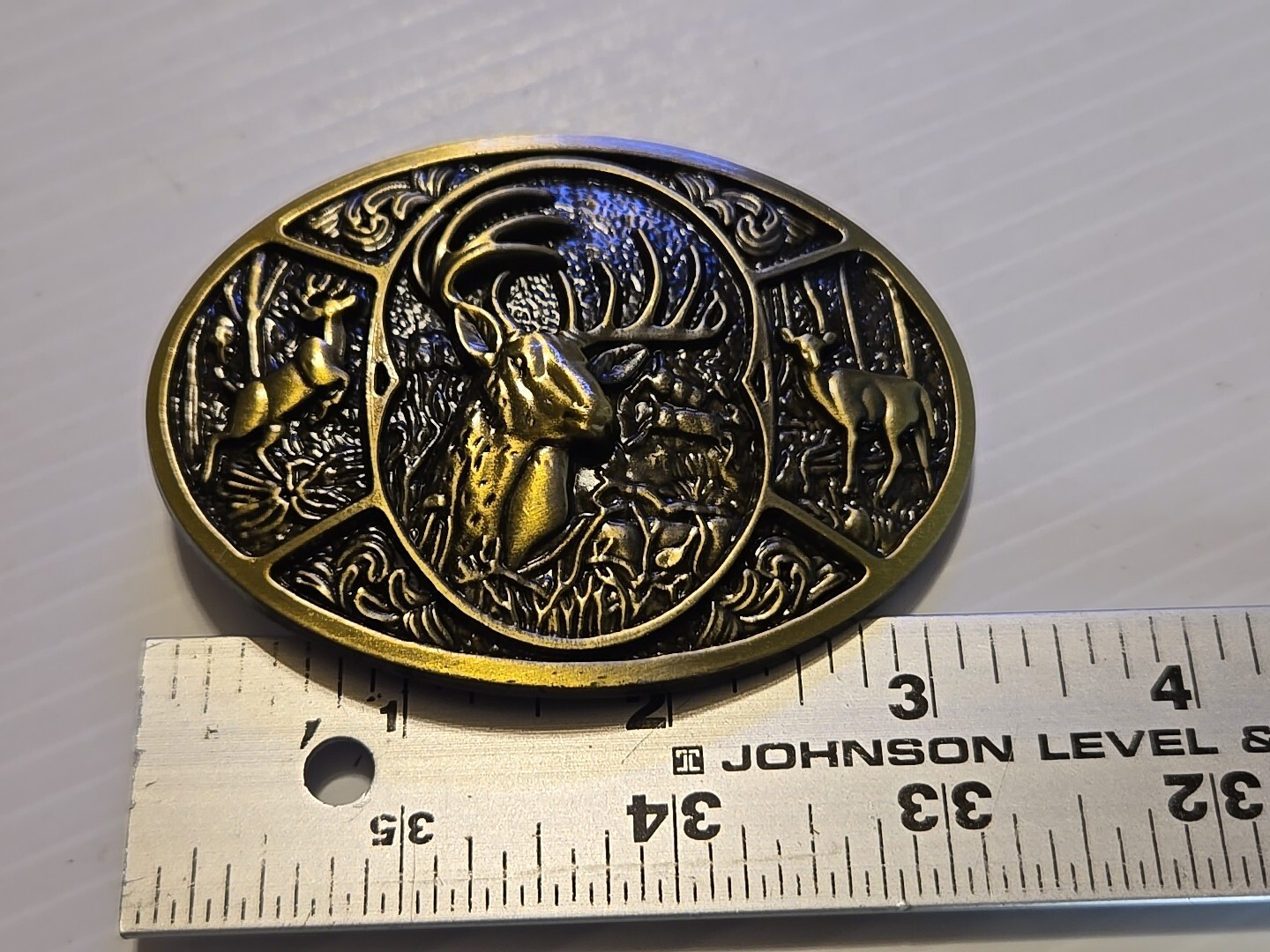 DEER HUNTING BUCK HUNTER Metal Belt Buckle (BRASS LOOKING)