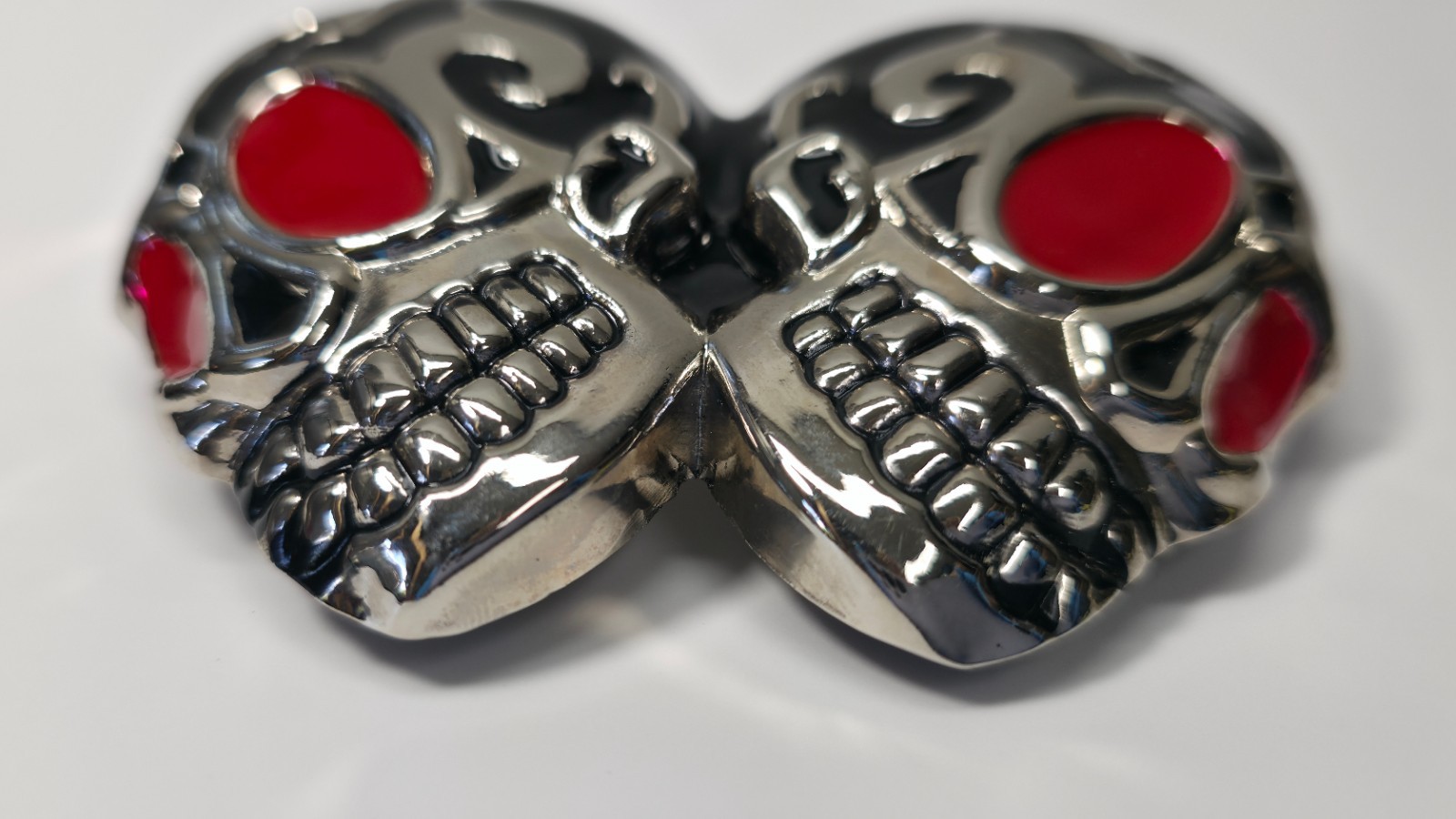 Double Skull Red Eye Glossy Black & Chrome Belt Buckle – NOS