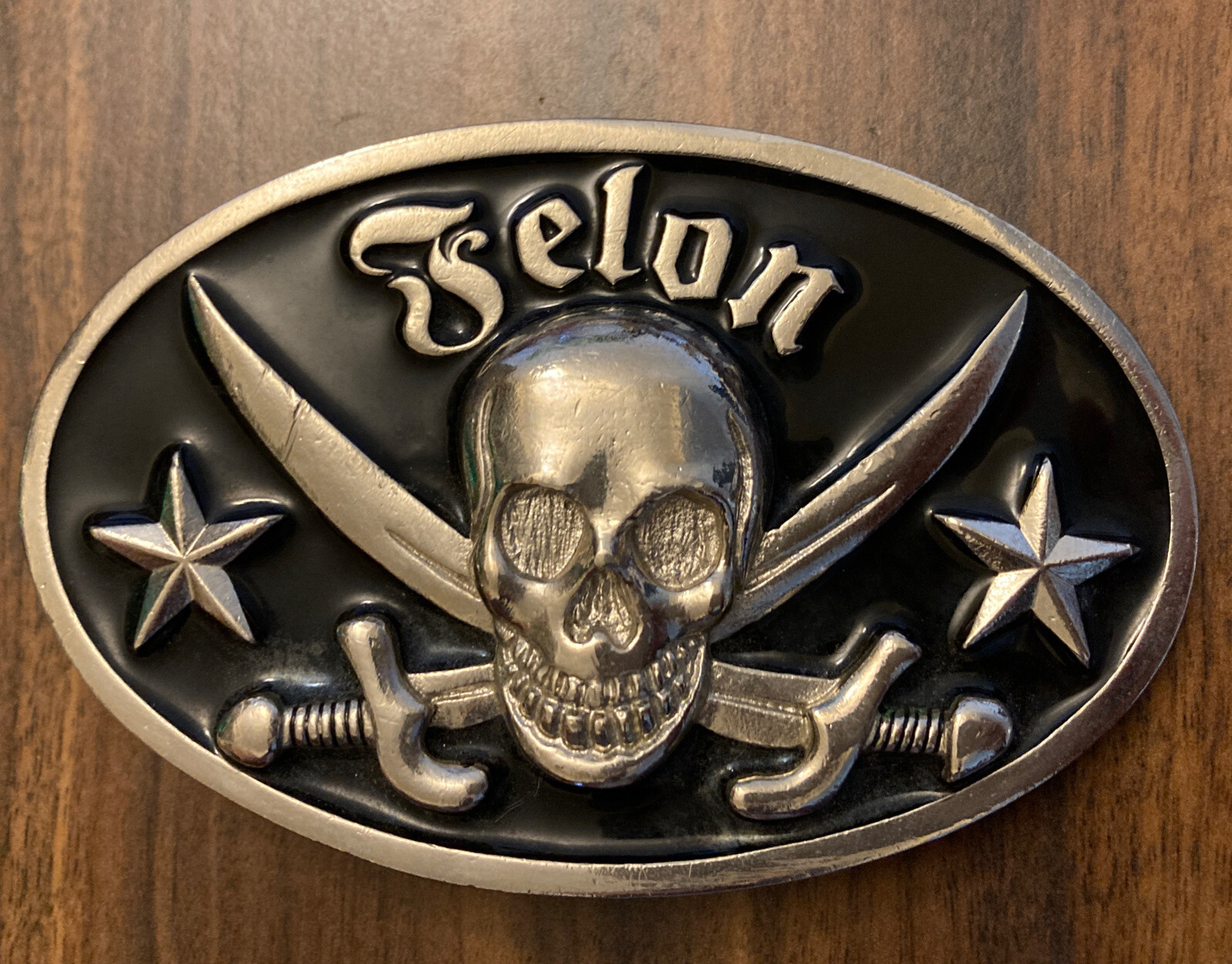 VINTAGE 03 NEW (NOS) FELON CLOTHING SKULL SWORDS PUNK BELT BUCKLE MADE IN USA!