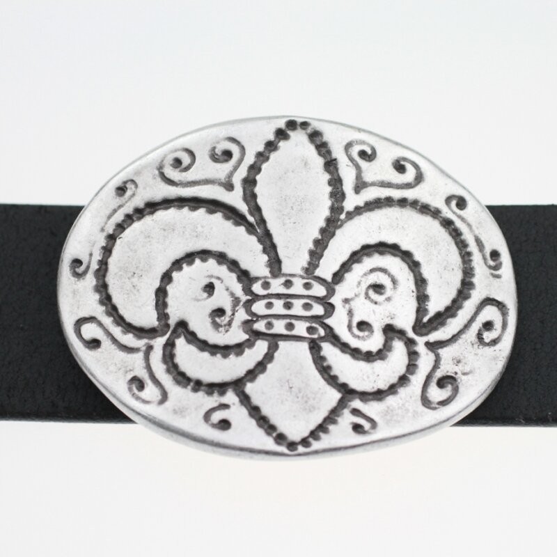 Fleur-de-Lys Belt Buckle Oval Antique Silver Hammered Effect Medieval Design