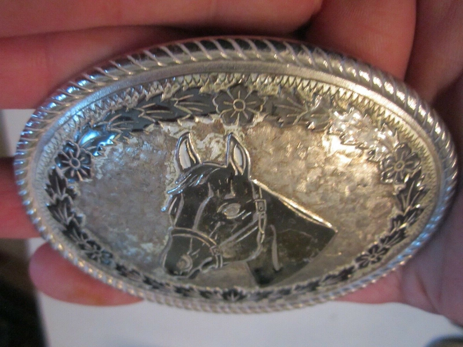 VINTAGE HORSE DESIGN WESTERN THEME BELT BUCKLE – GW-15