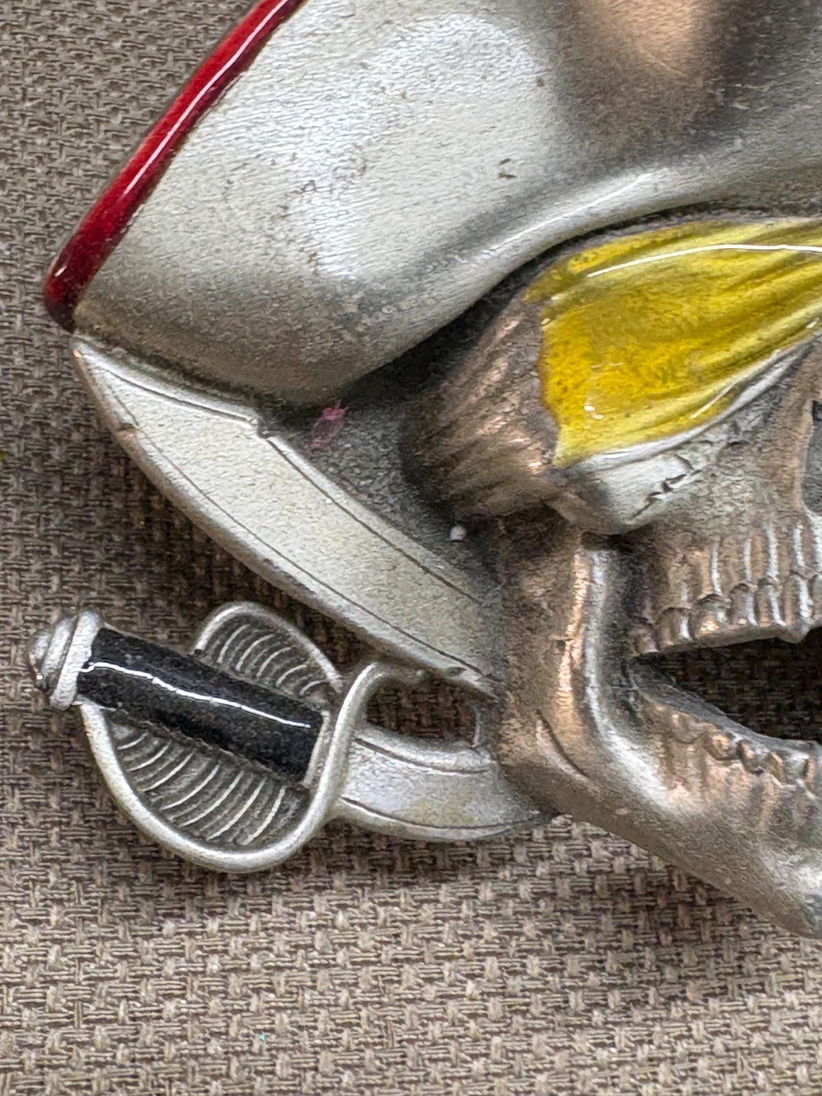 Pirate Skull Skeleton and Swords Belt Buckle 1997 Solid Fine Pewter colorful 4&Prime;
