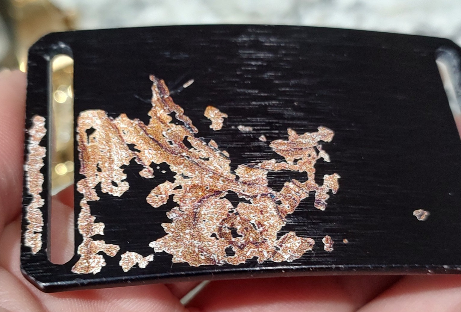 GRIP6 BELT BUCKLE – CRAFTSMAN BURL WALNUT WOOD LOOK – 1.5 INCH WIDE – damaged