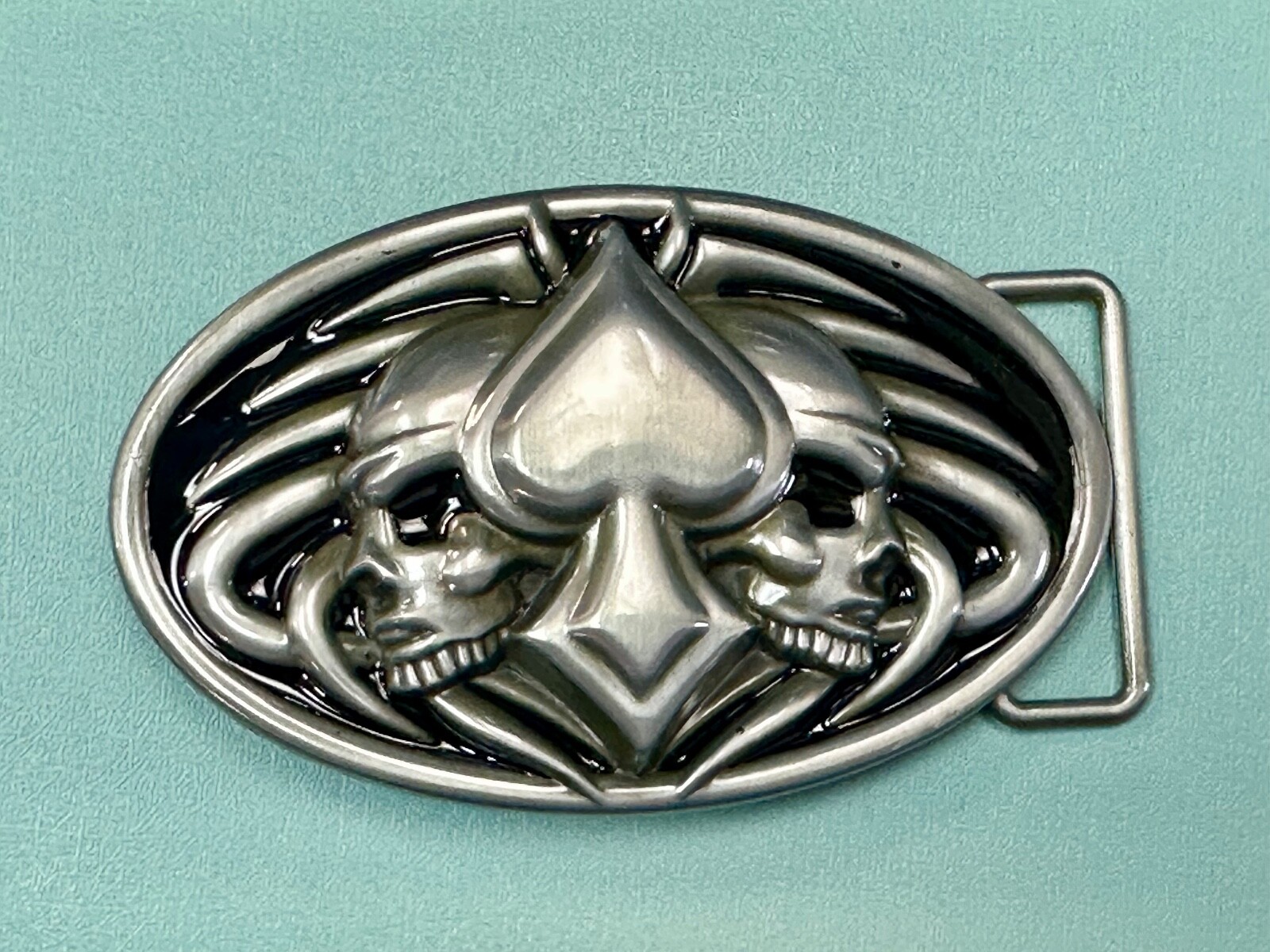 Skulls With Poker Cards Spade Bikers Metal Raised 3D Belt Buckle