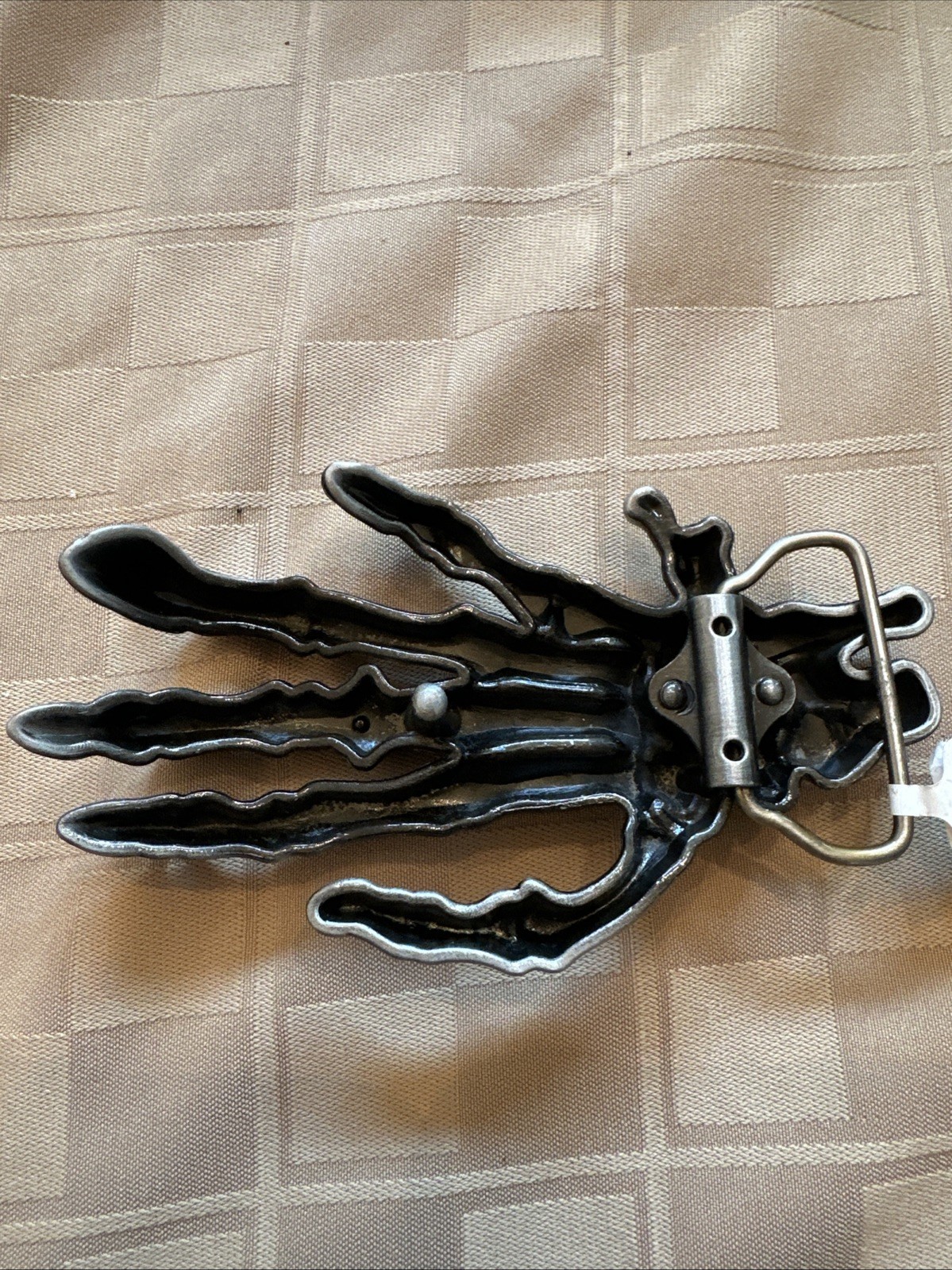 Metal Belt Buckle Skeleton Hand 3D Gray Silver Tone Rhinestone Ring Detail