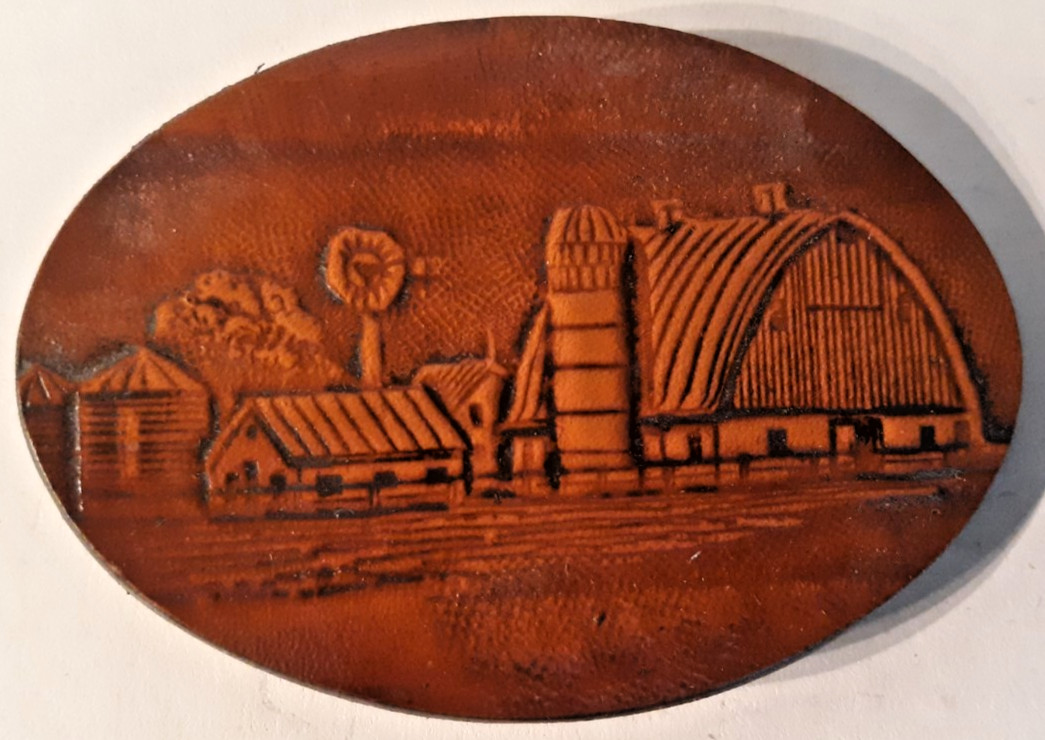 belt buckle 1983 oval leather farm scene barn 3.25&Prime; long unused