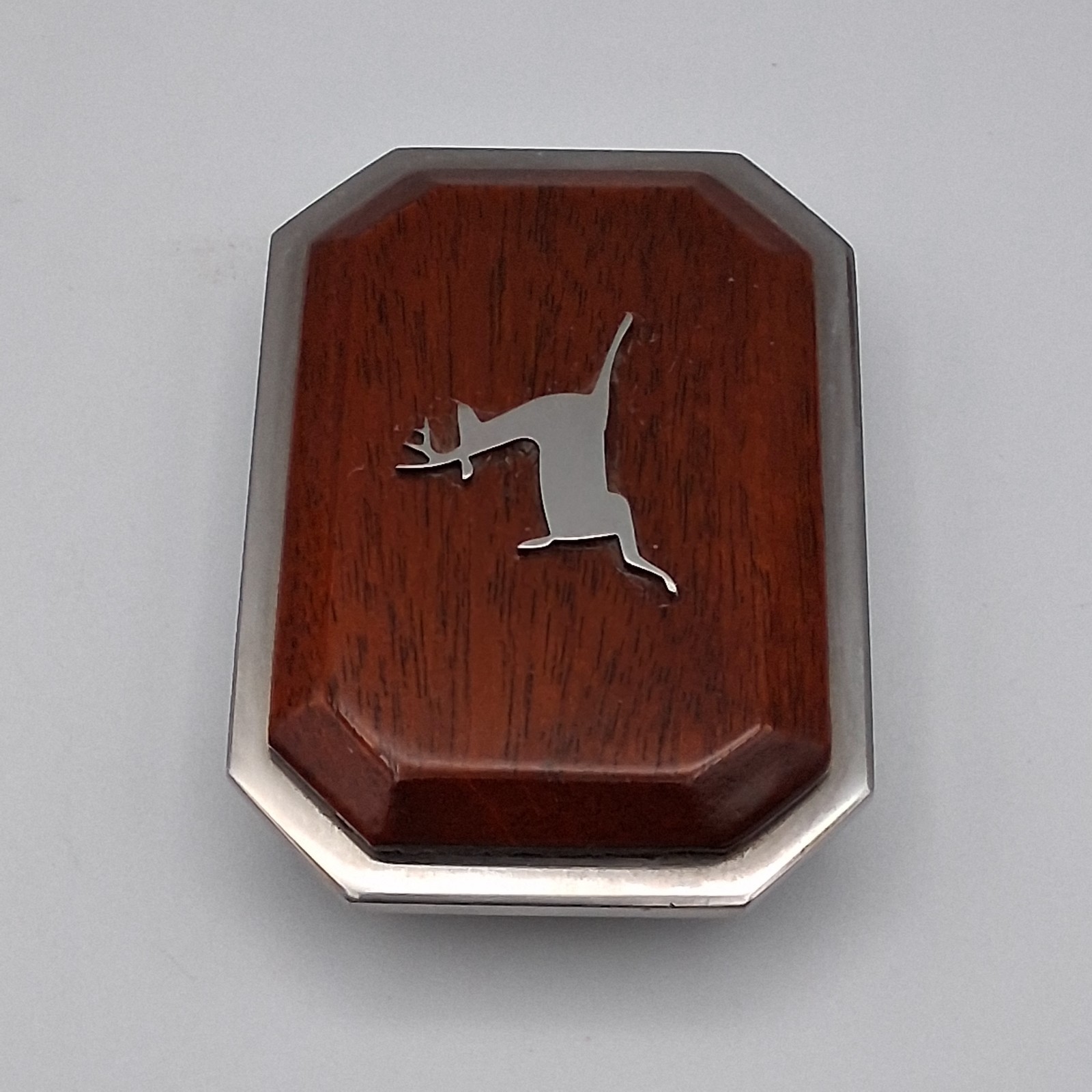 Vintage 3D Leaping Deer Belt Buckle Metal Wood Grain Heavy Duty Rare Collectible
