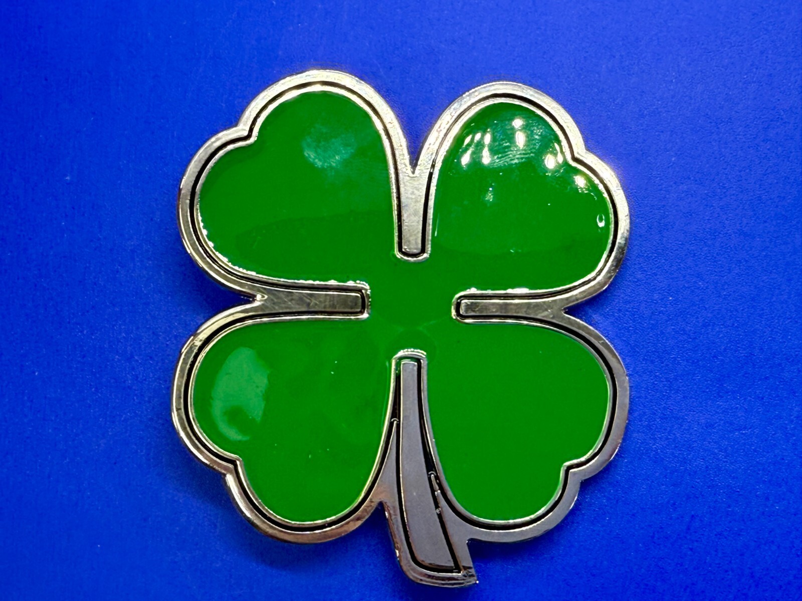 Lucky 4 Leaf Clover Irish St Patrick&rsquo;s Day Shamrock Green Enameled Belt Buckle