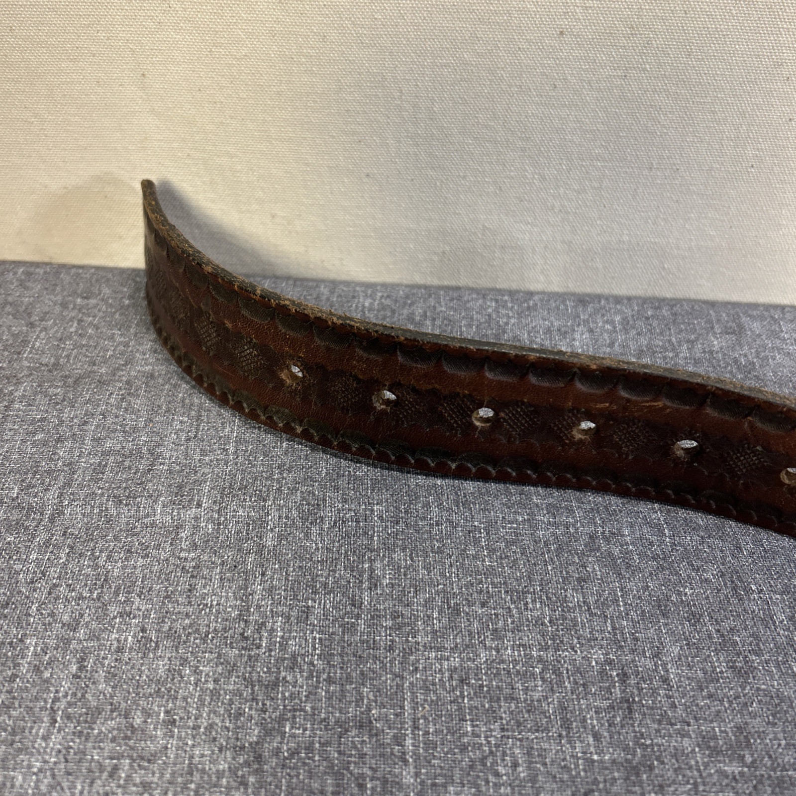 Skull Pirate And Crossbones With Black Stones Metal Belt Buckle W/Leather Belt