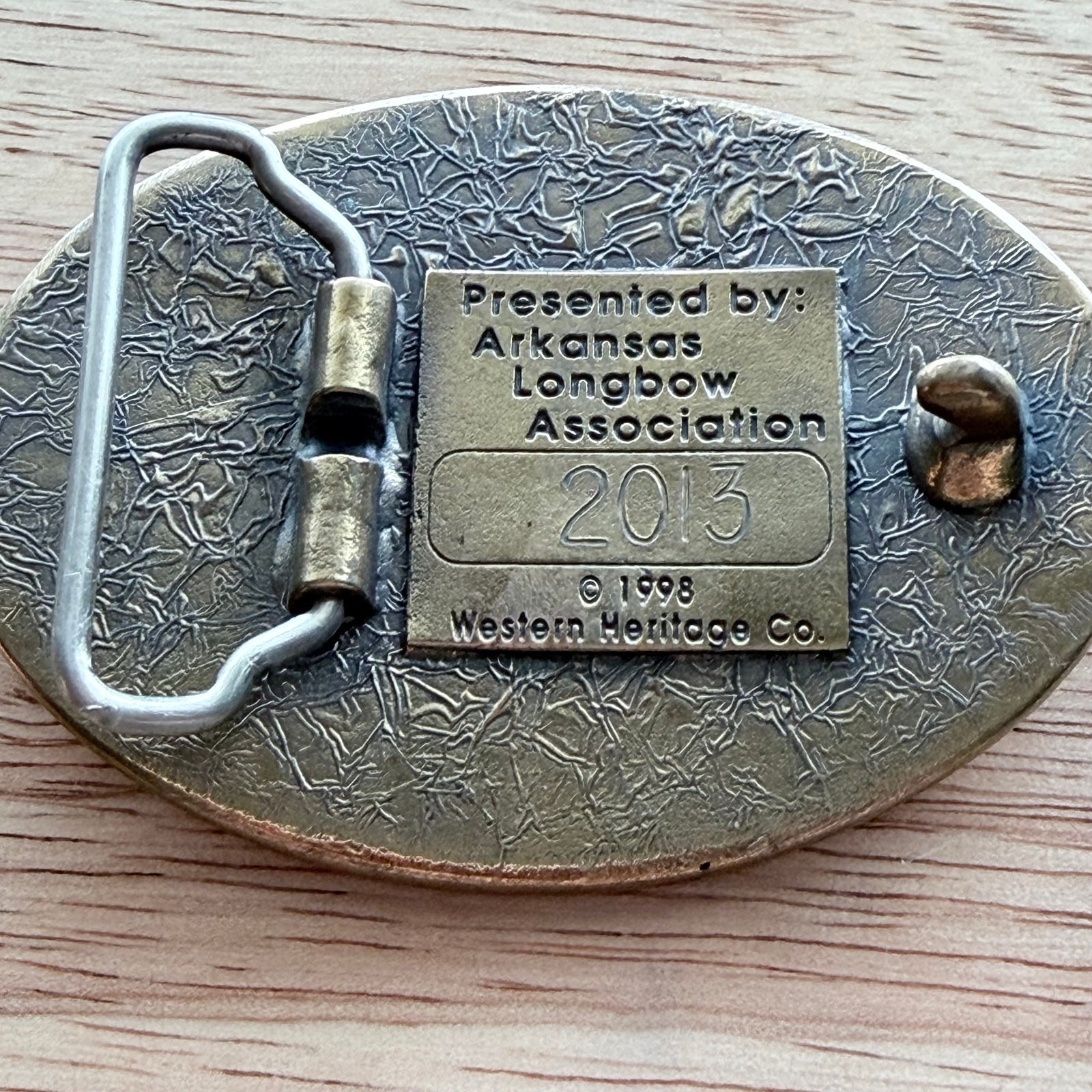 vintage arkansas state longbow championship belt buckle brass tone metal 1998