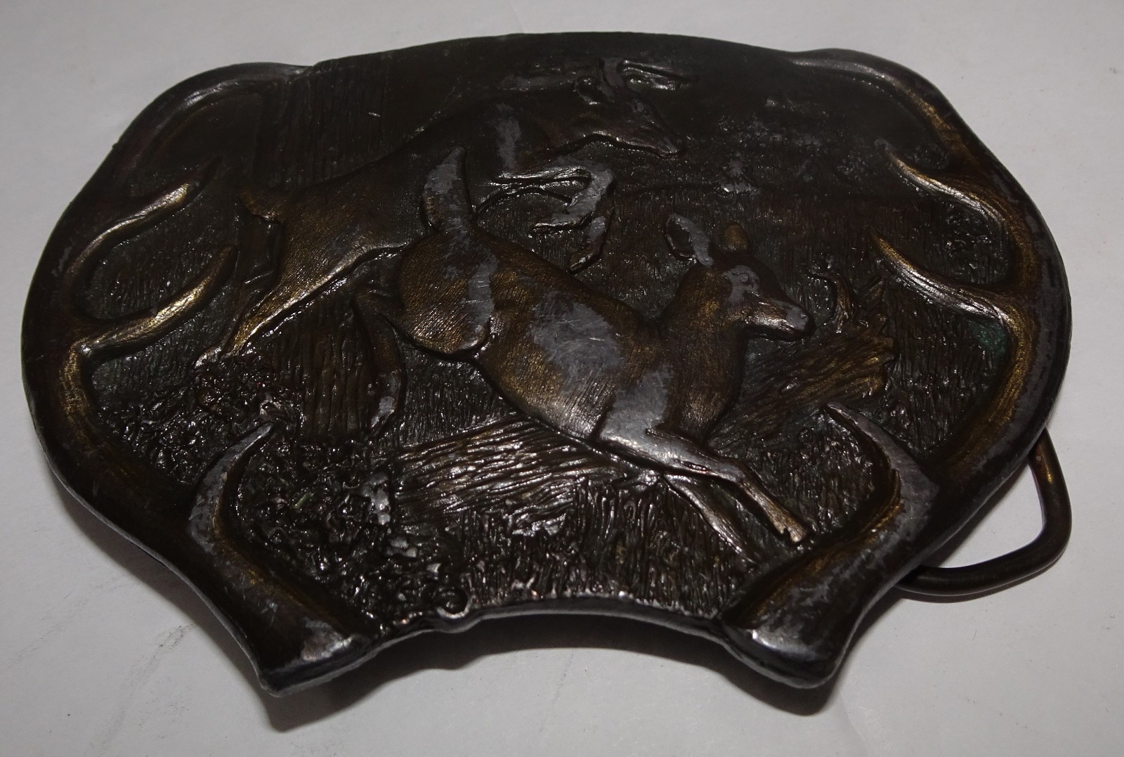 VINTAGE BERGAMOT BRASS WORKS MENS BUCKLE BUCK & DOE JUMPING c 1977 = Y-144