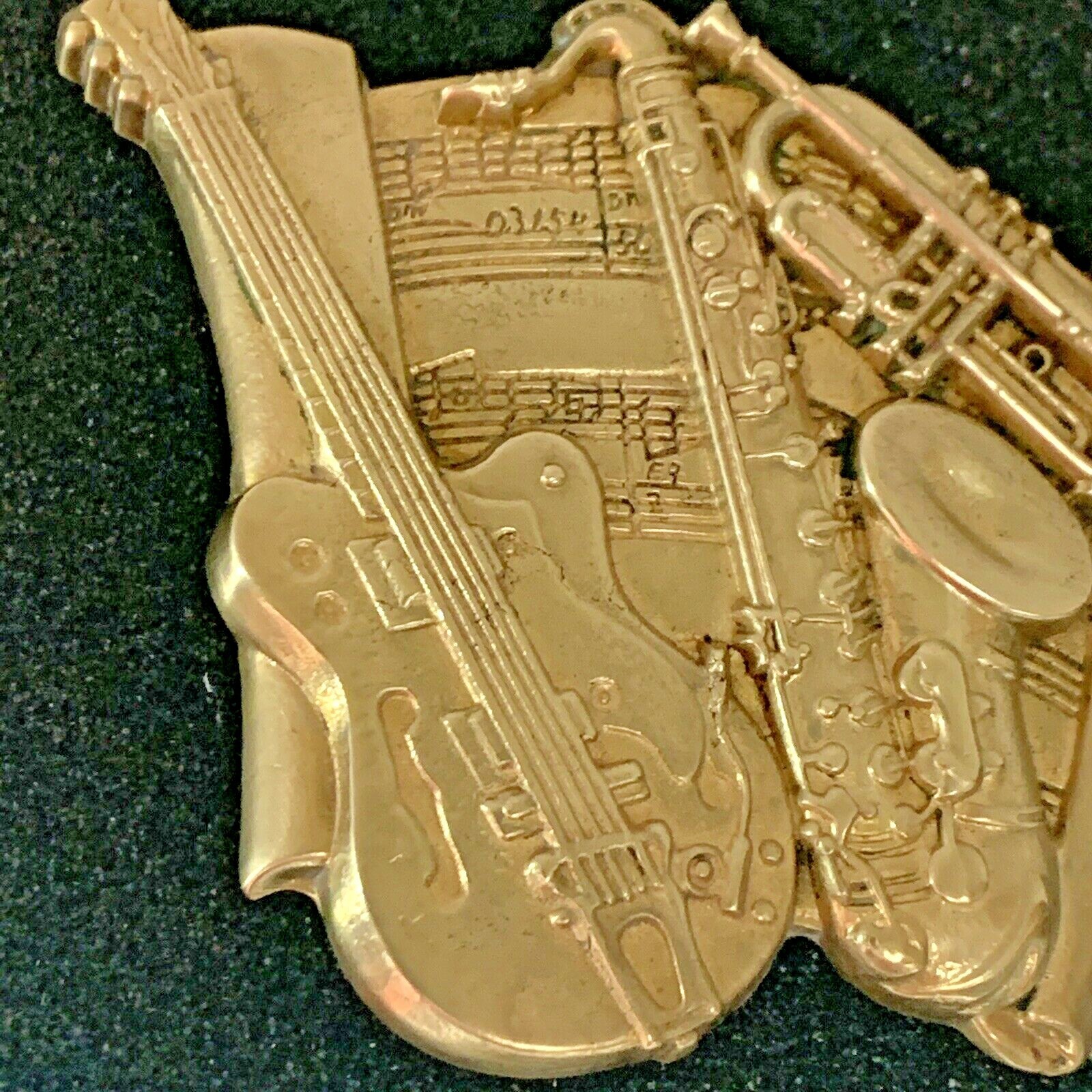 VTG 1980 SOLID BRASS BELT BUCKLE Guitar Saxophone Trumpet Musical Notes EUC Jazz