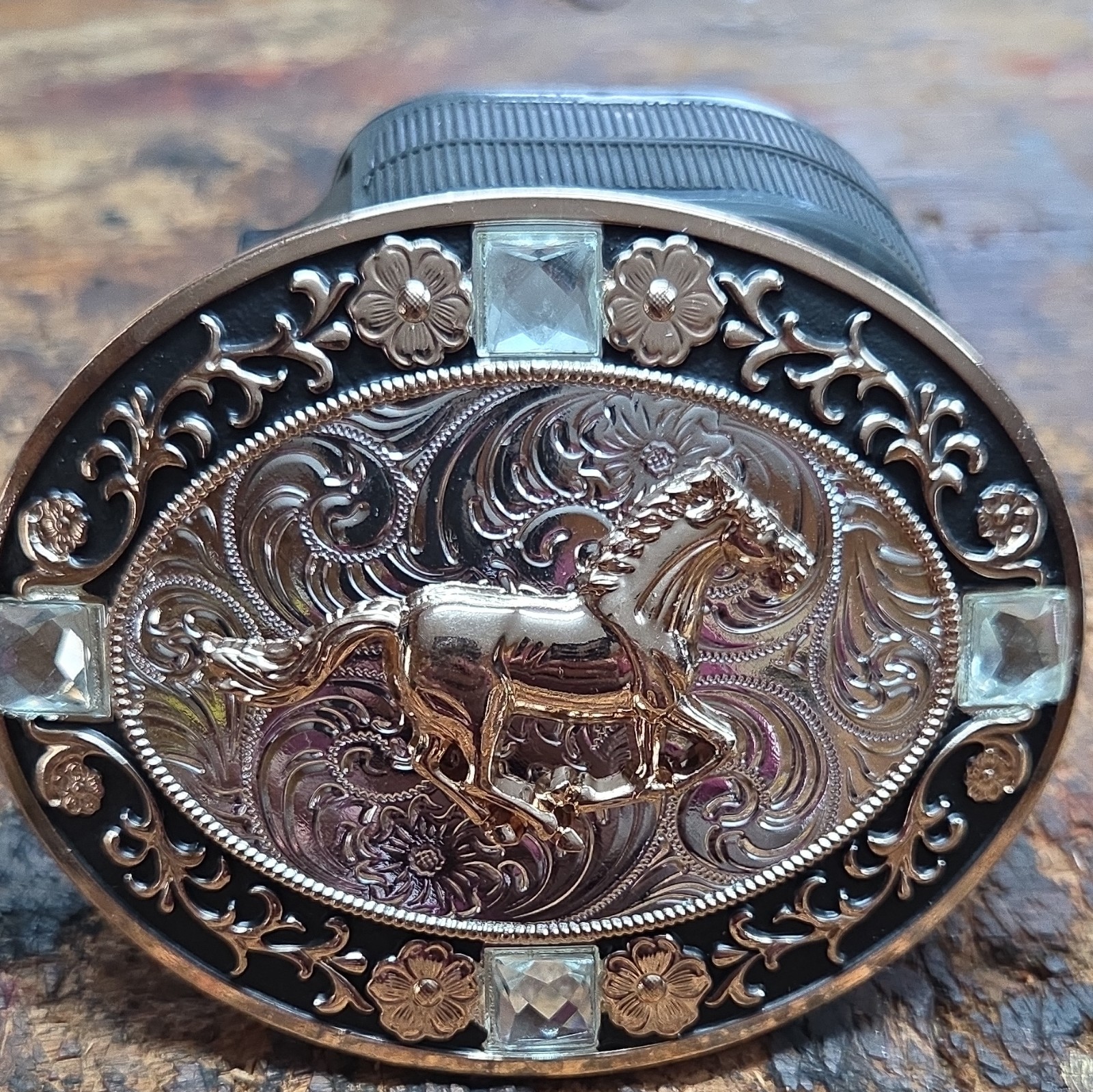 Oval Western Metal Belt Buckle Horse Floral Engraved Silver/Gold Tone 1.5in