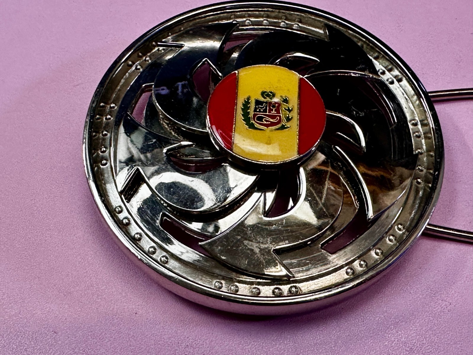 Spinning Centered Peru Flag Yellow & Red Spinner Round Silver Color Belt Buckle