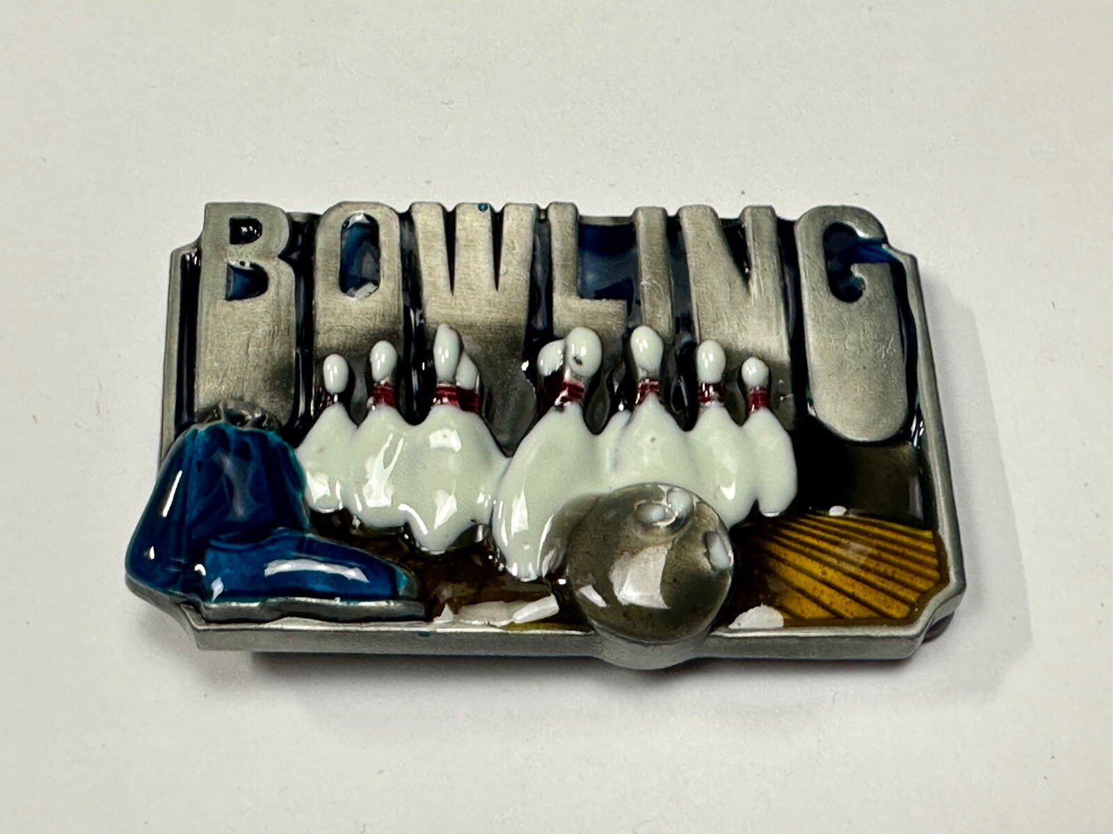 Bowling Sports Commemorative Belt Buckle – Raised Pins, Lane And Ball