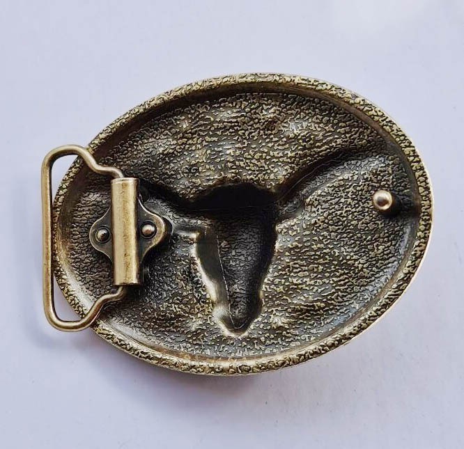 Pattern bottom cow head zinc alloy belt buckle