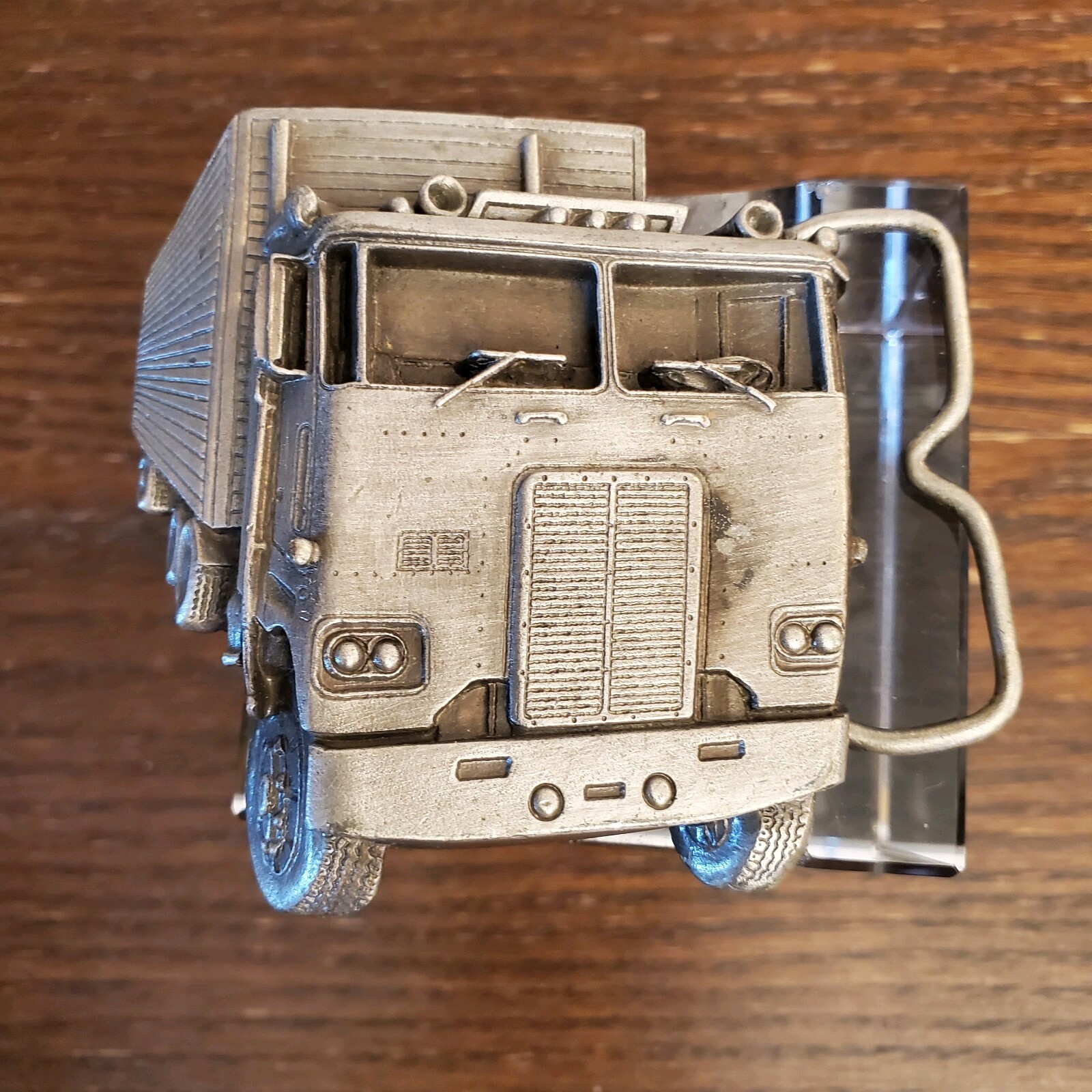 VINTAGE SEMI TRUCK DESIGN SILVER TONE BELT BUCKLE – DATED 1978 HEAVY B-38 USA