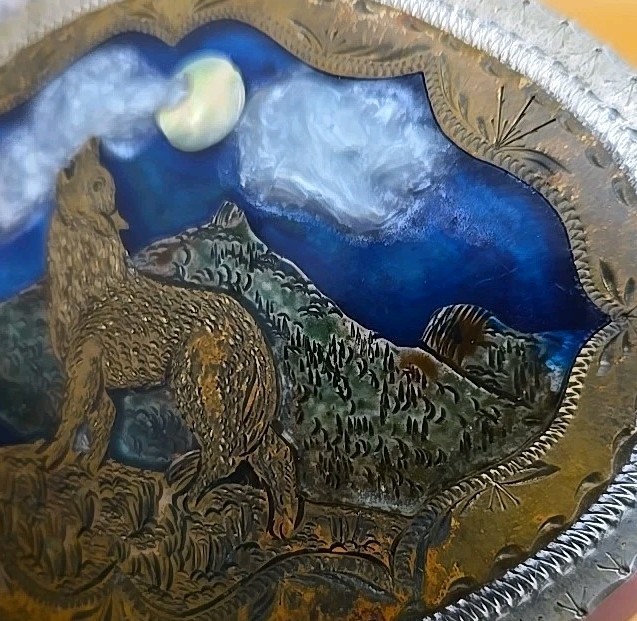 ALASKAN HOWLING WOLF MOONLIGHT BRASS & SILVER BELT BUCKLE BLUE PEARL RESIN INLAY