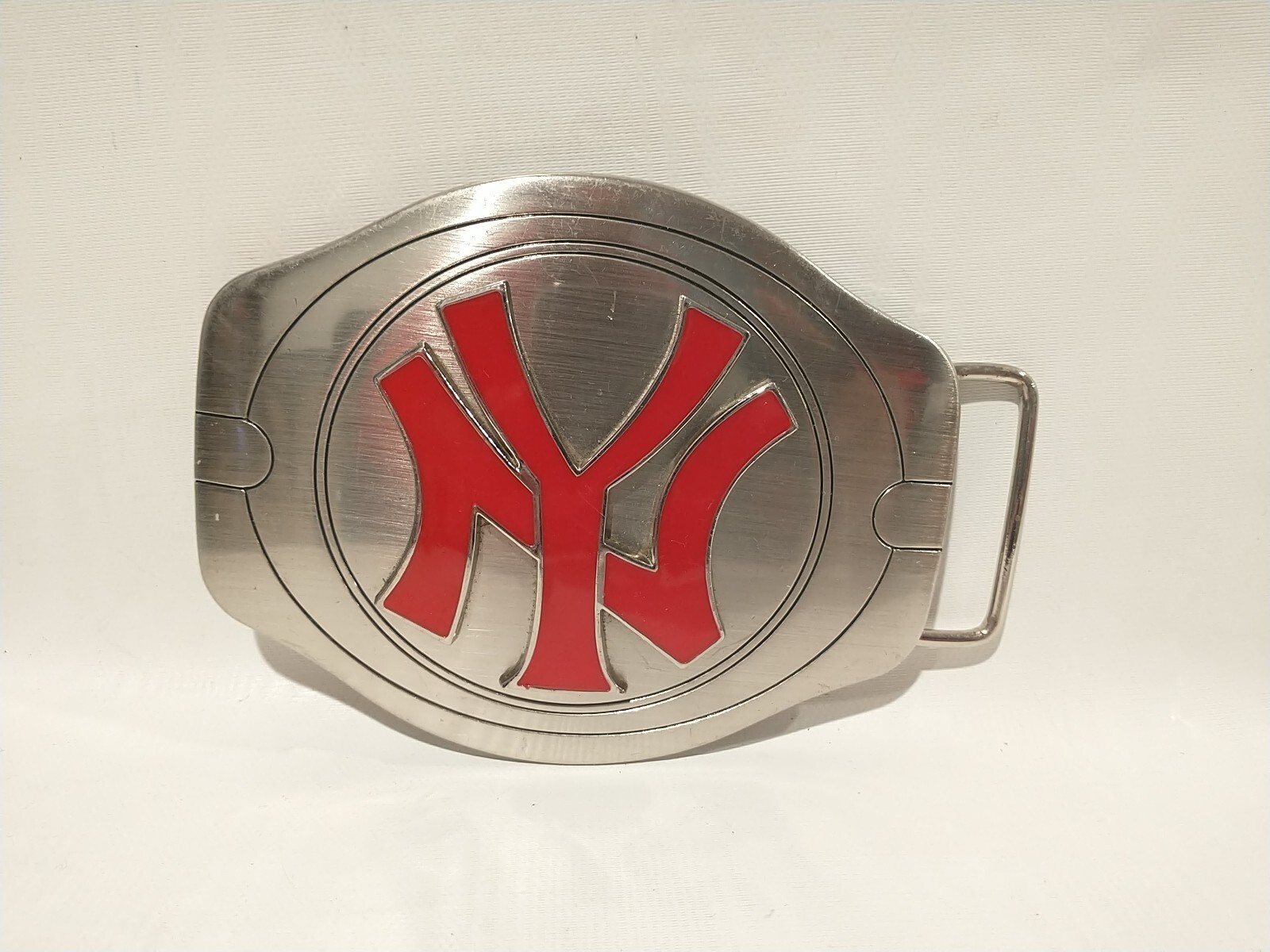 New York Yankees Baseball Belt Buckle Silver Red 5&Prime;x3.75&Prime;