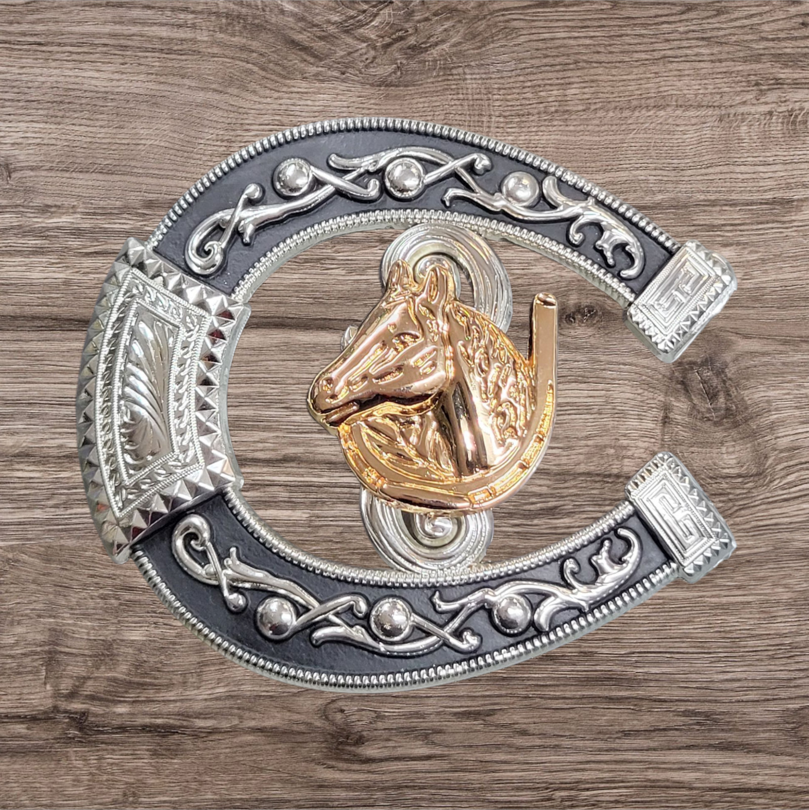 Cowboy Belt Buckle For Men Horse Head/Shoe 4.25&Prime;x3.75&Prime; Black Tone/Silver/Gold