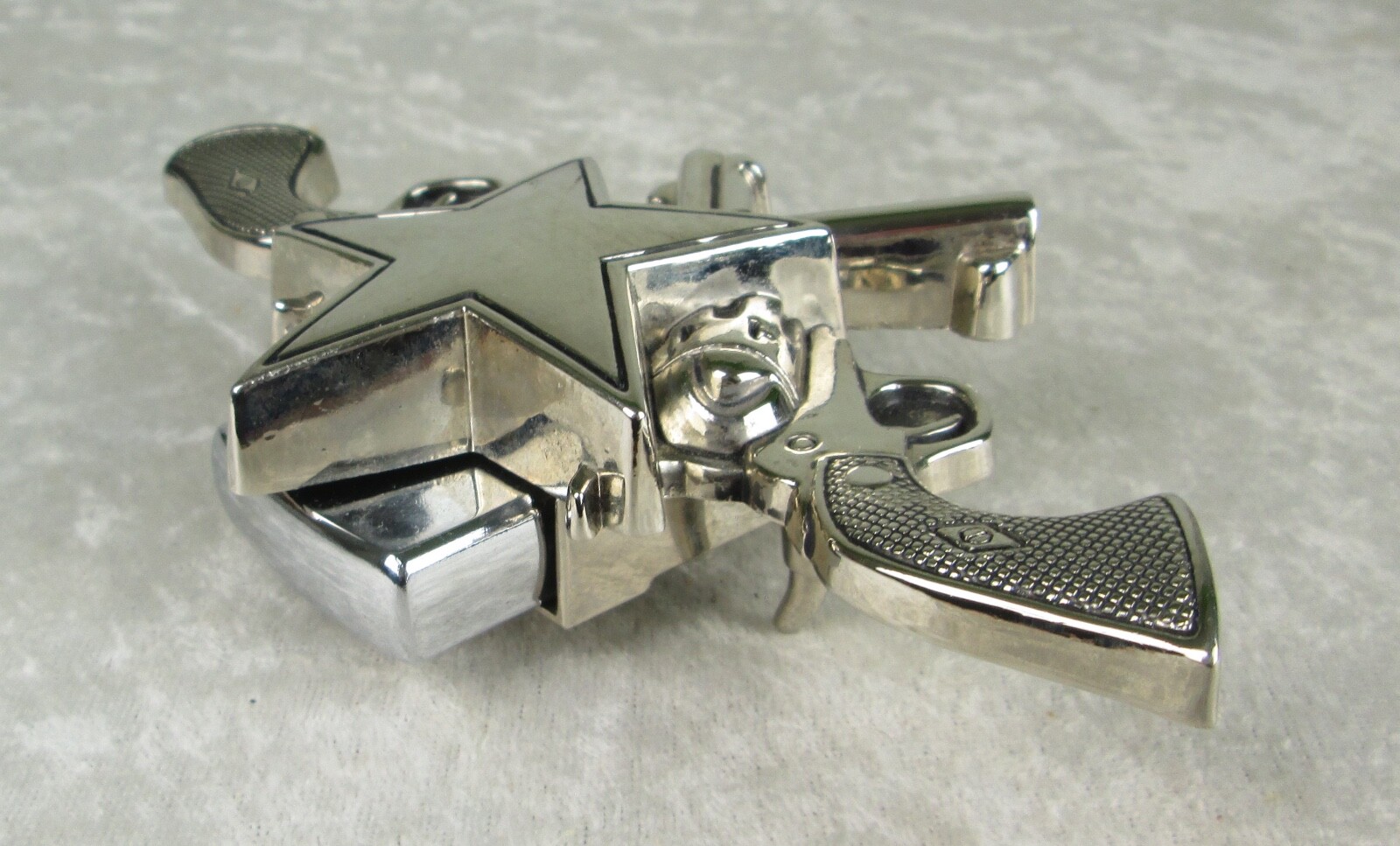 Rock Rebel 2 Revolvers 1 Star Belt Buckle Lighter Holder Pistols Buckle