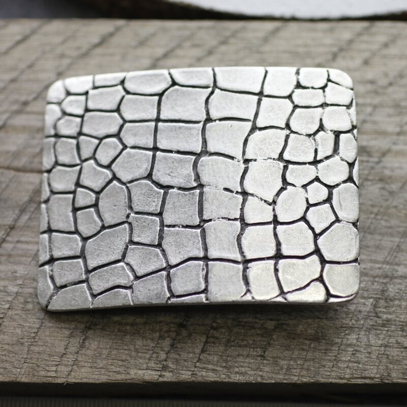 Croco Look Belt Buckle Antique Silver – Modern Minimal Design with Reptile Look