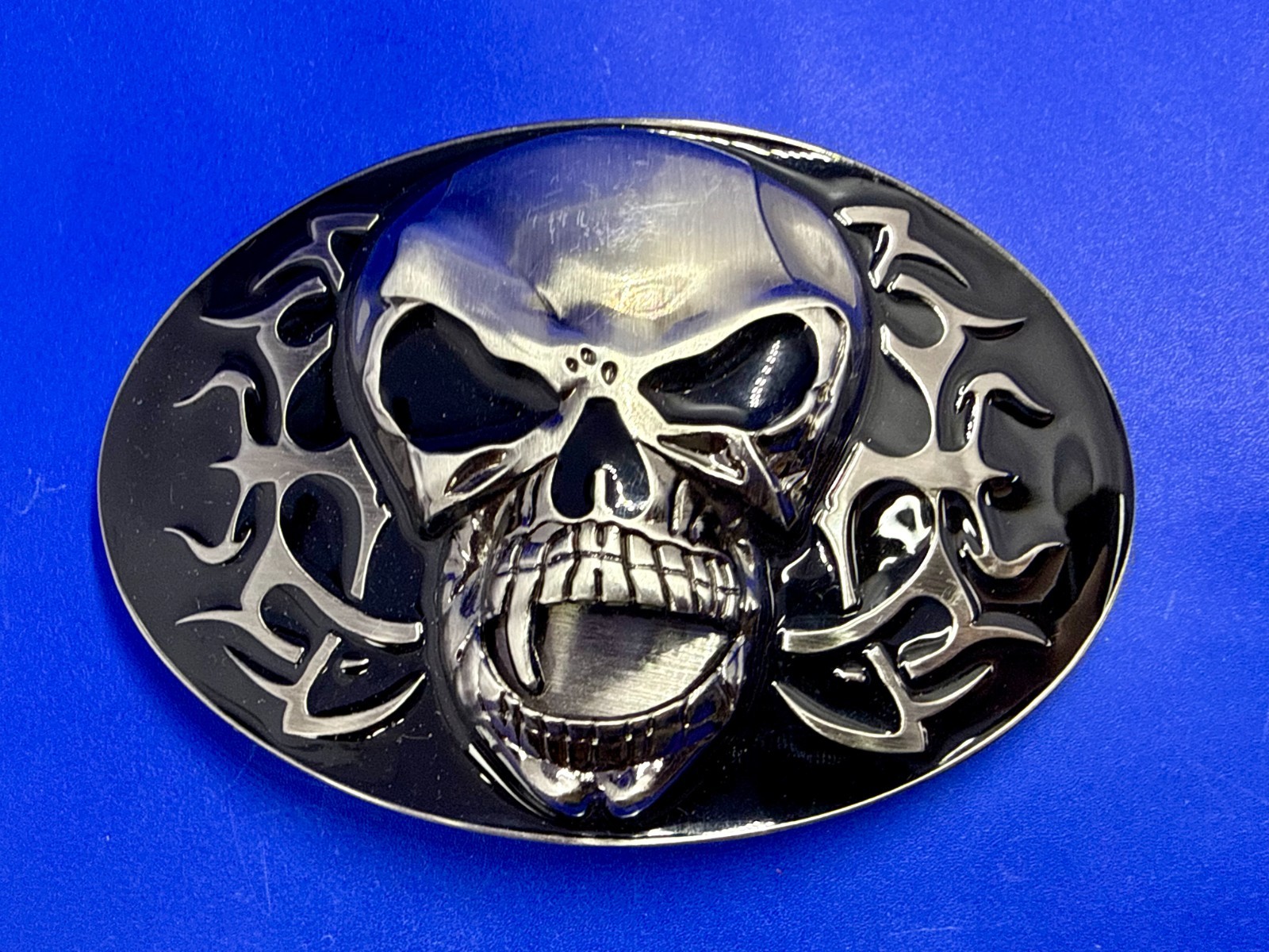 Creepy Flaming Vampire Skull with Fang Gothic Punk Pre Loved Belt Buckle
