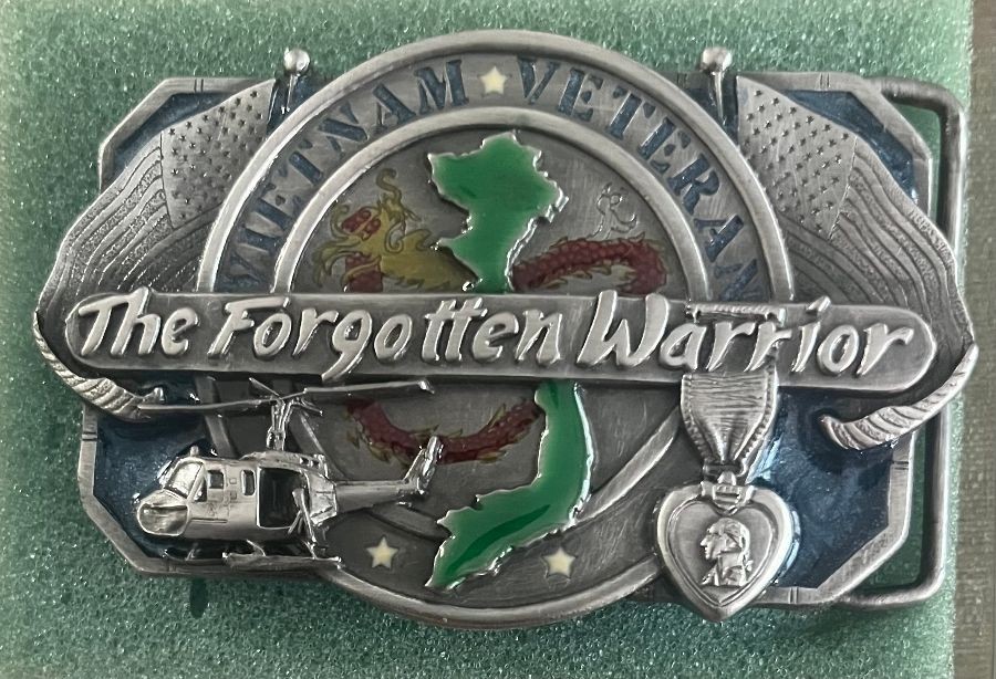 Forgotten Warrior VIETNAM VETERAN Belt Buckle Nice Colors 1988 ~ Never Worn NEW