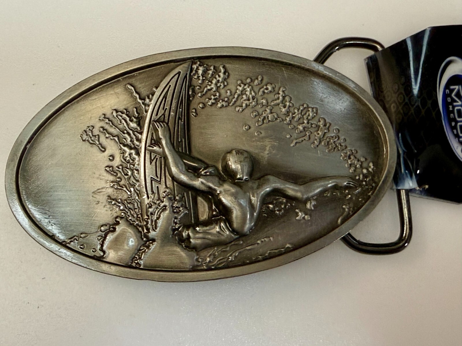 Surfing Surfers Crashing Ocean Wave NOS Silver Moon 2005 Mens Belt Buckle