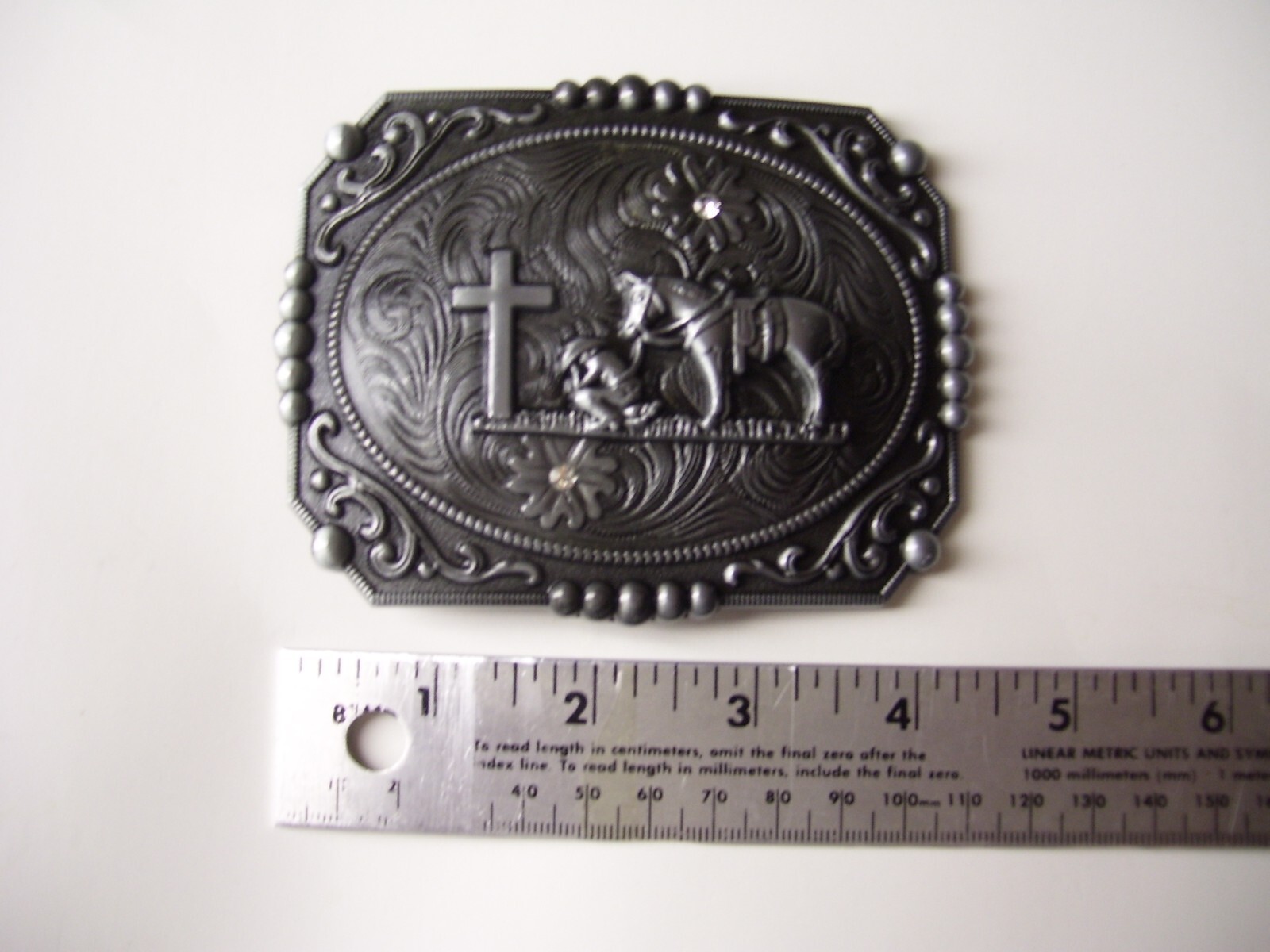 Belt Buckle Praying Cowboy Kneeling at Cross Western Floral Large 4.5&Prime;x 3.5&Prime;