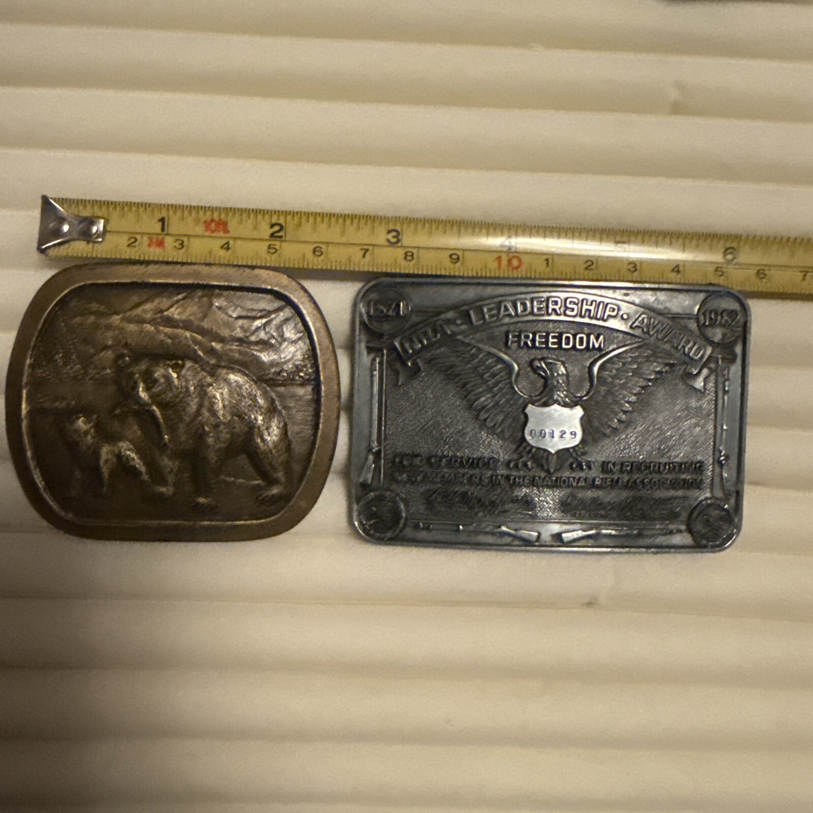 Belt Buckle Bear W Cub & Salmon 1 NRA 1982 Leadership Award 00129 FREE SHIPPING