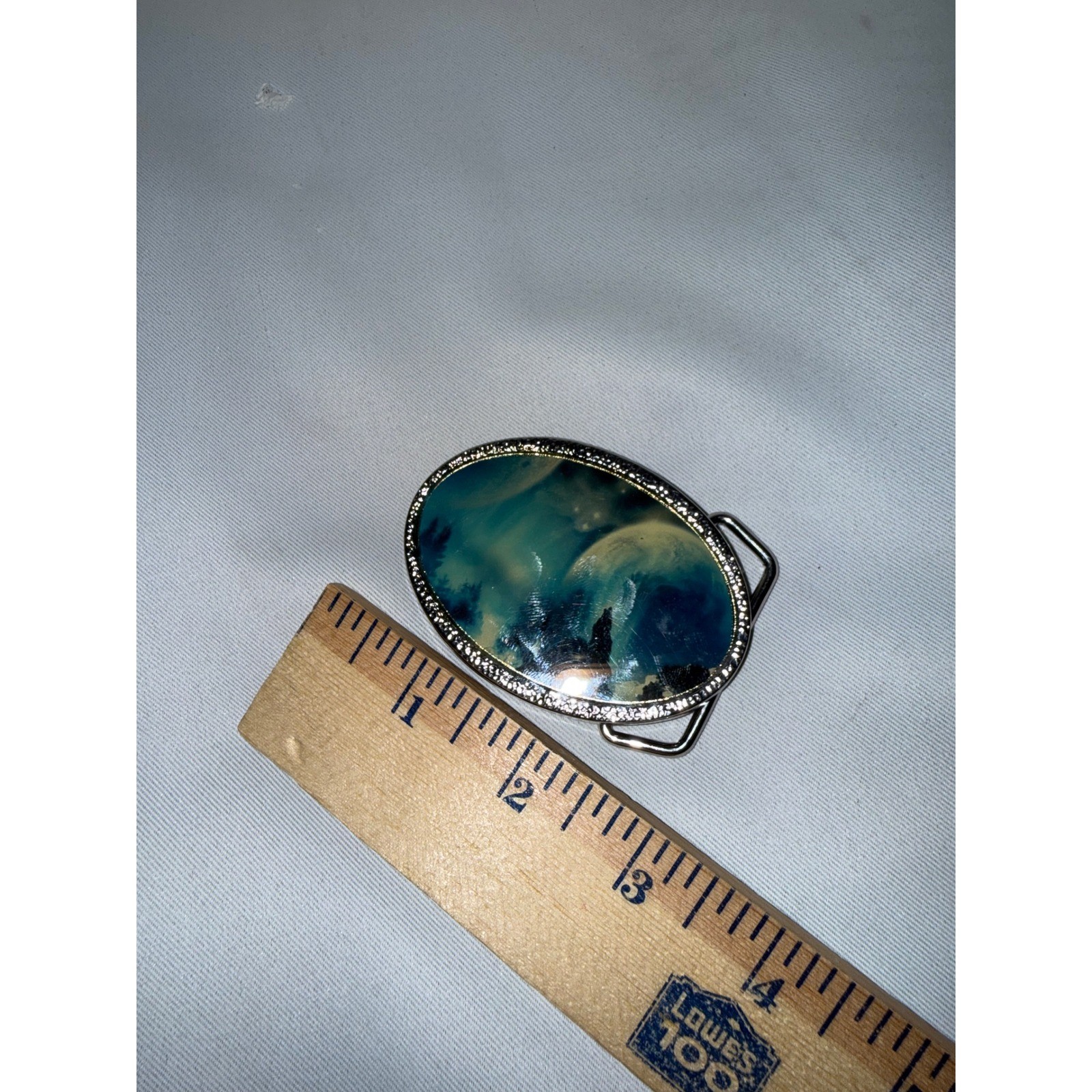 Wolf Howling at Moon Aurora Borealis Oval Belt Buckle Silver Tone Western Style