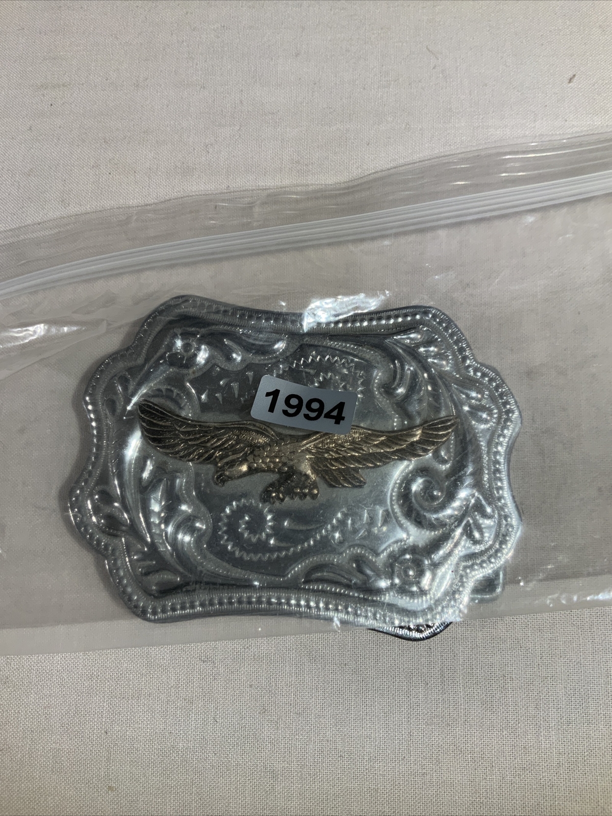 VINTAGE ANTIQUE METAL BELT BUCKLE Silver Tone Flying Eagle Bird