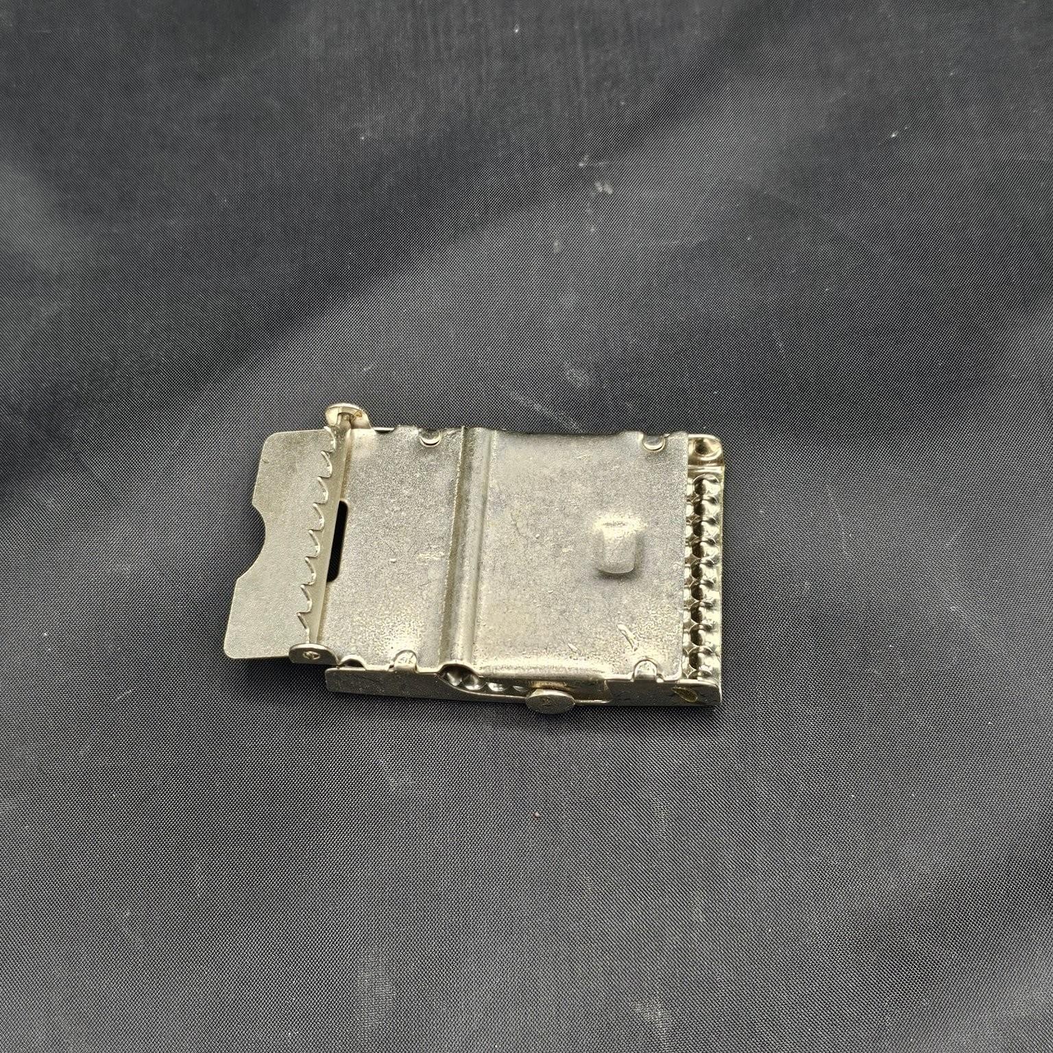 Men&rsquo;s Belt Buckle Gold Tone Rhinestone Stylish Accessory