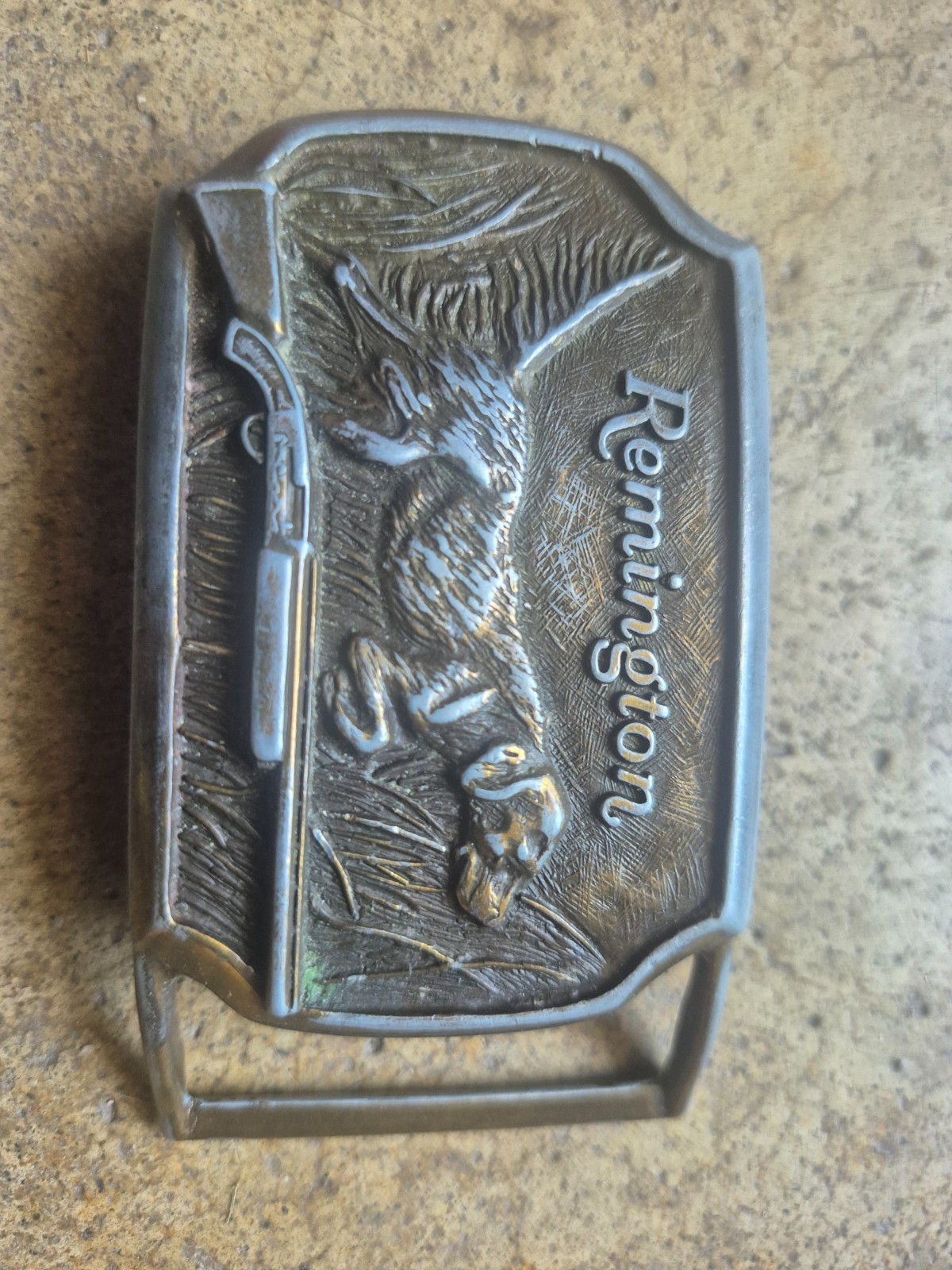 VINTAGE REMINGTON RIFLES BELT BUCKLE – HUNTING DOG