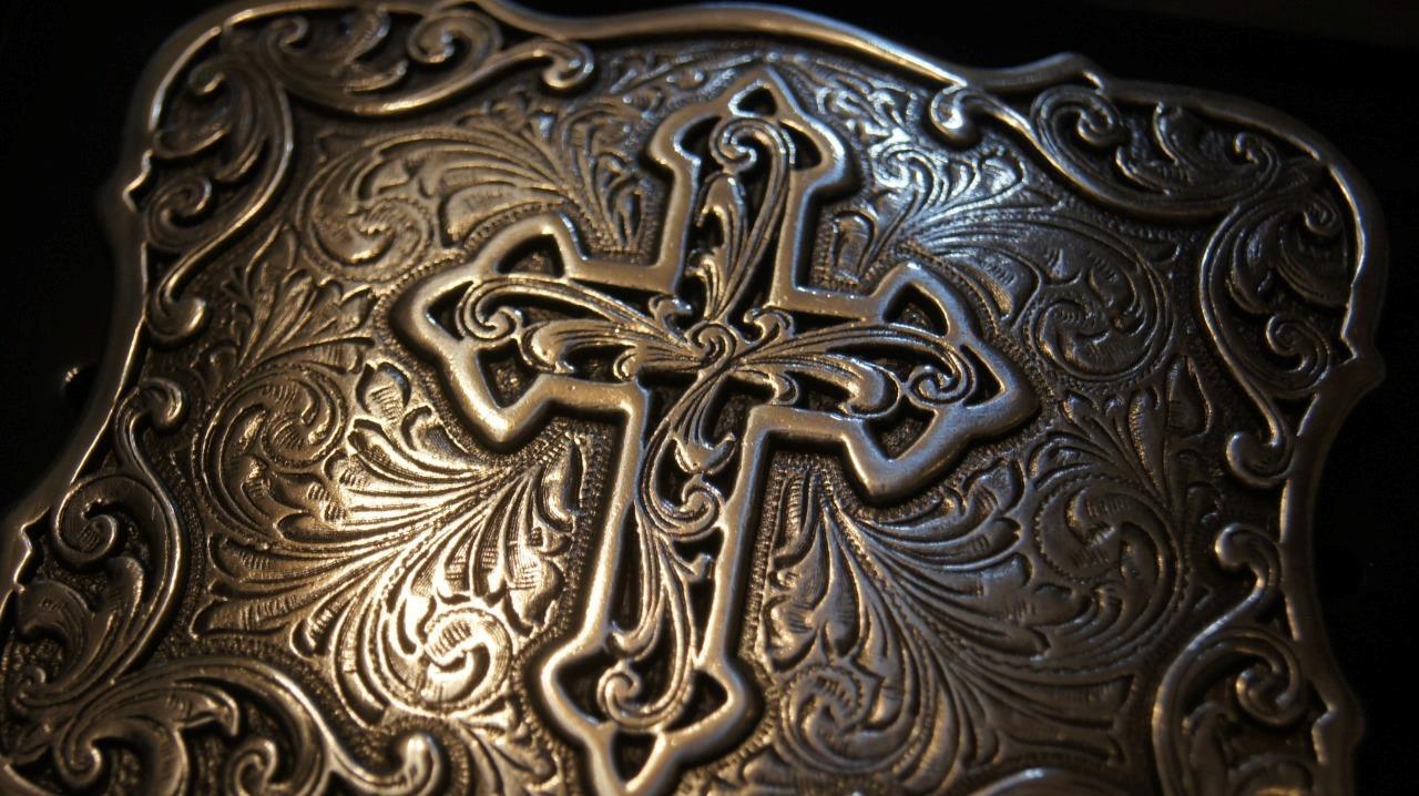 Blazin Roxx RECTANGLE FLORAL ACCENTS CROSS BELT BUCKLE 37907
