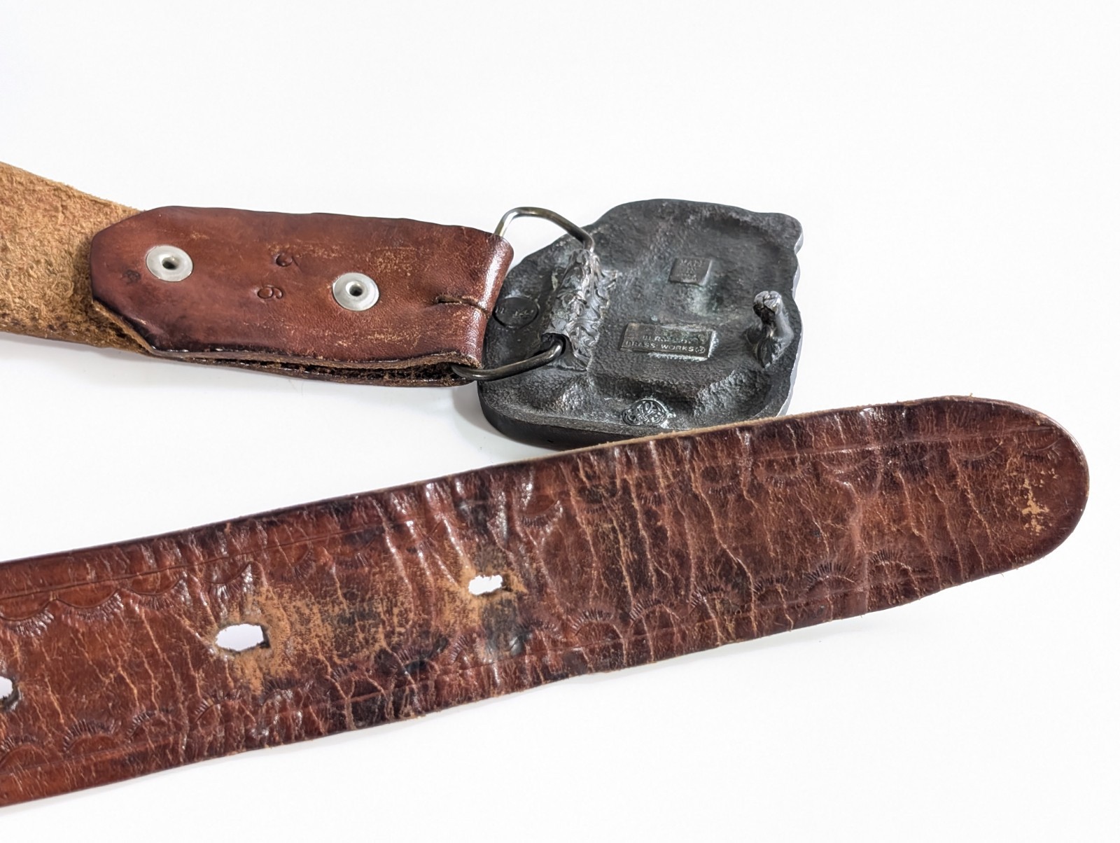 1978 Bergamot Bear in Stream w Fish, Solid Brass Belt Buckle w Leather Belt 36&Prime;
