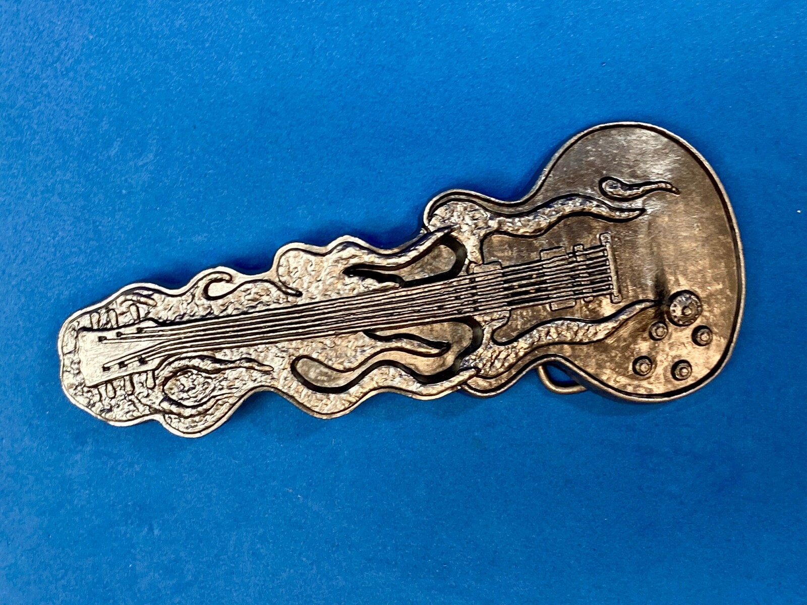 Guitar Flames 5&Prime; Wide Belt Buckle – Heavy Metal Style Figural Silver Color