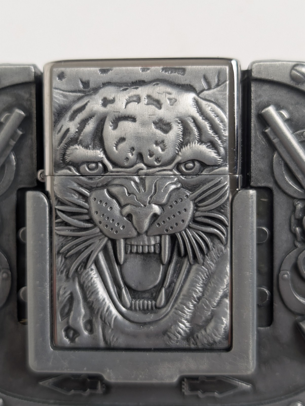 Zorro Brass Tiger Lighter Belt Buckle Western Revolvers Handcuffs New