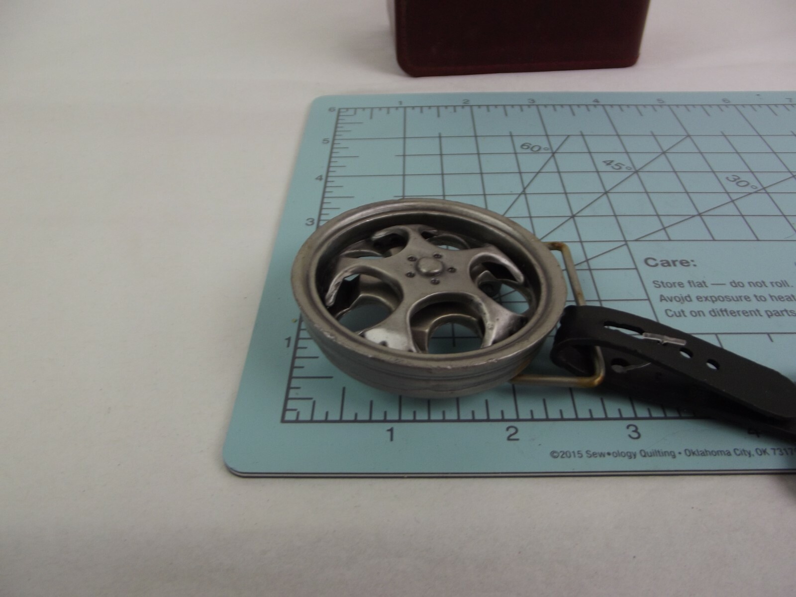 Pugs Gear Belt Buckle Spinners Wheels Rims Steel NWT