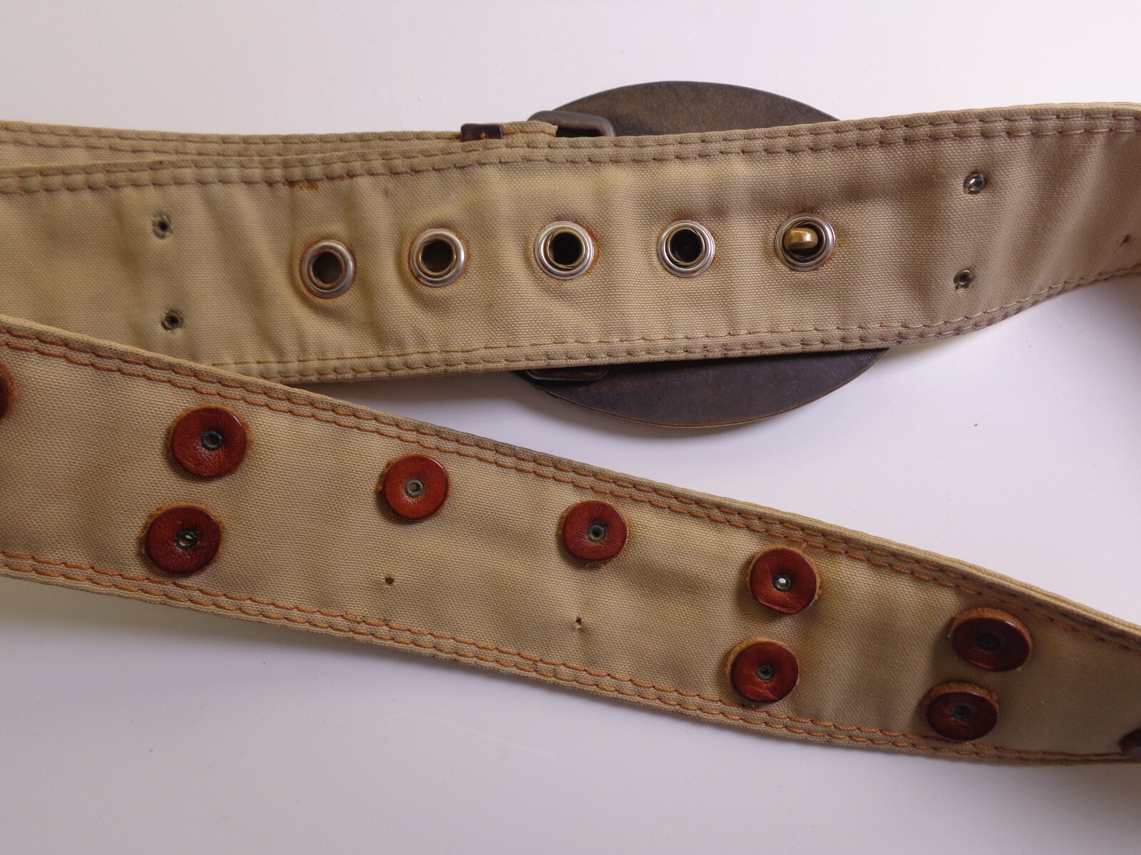 VTG RARE HUGO BOSS LEATHER NATIVE AMERICAN INDIAN CHIEF HEAD BELT BUCKLE 42,9&Prime;