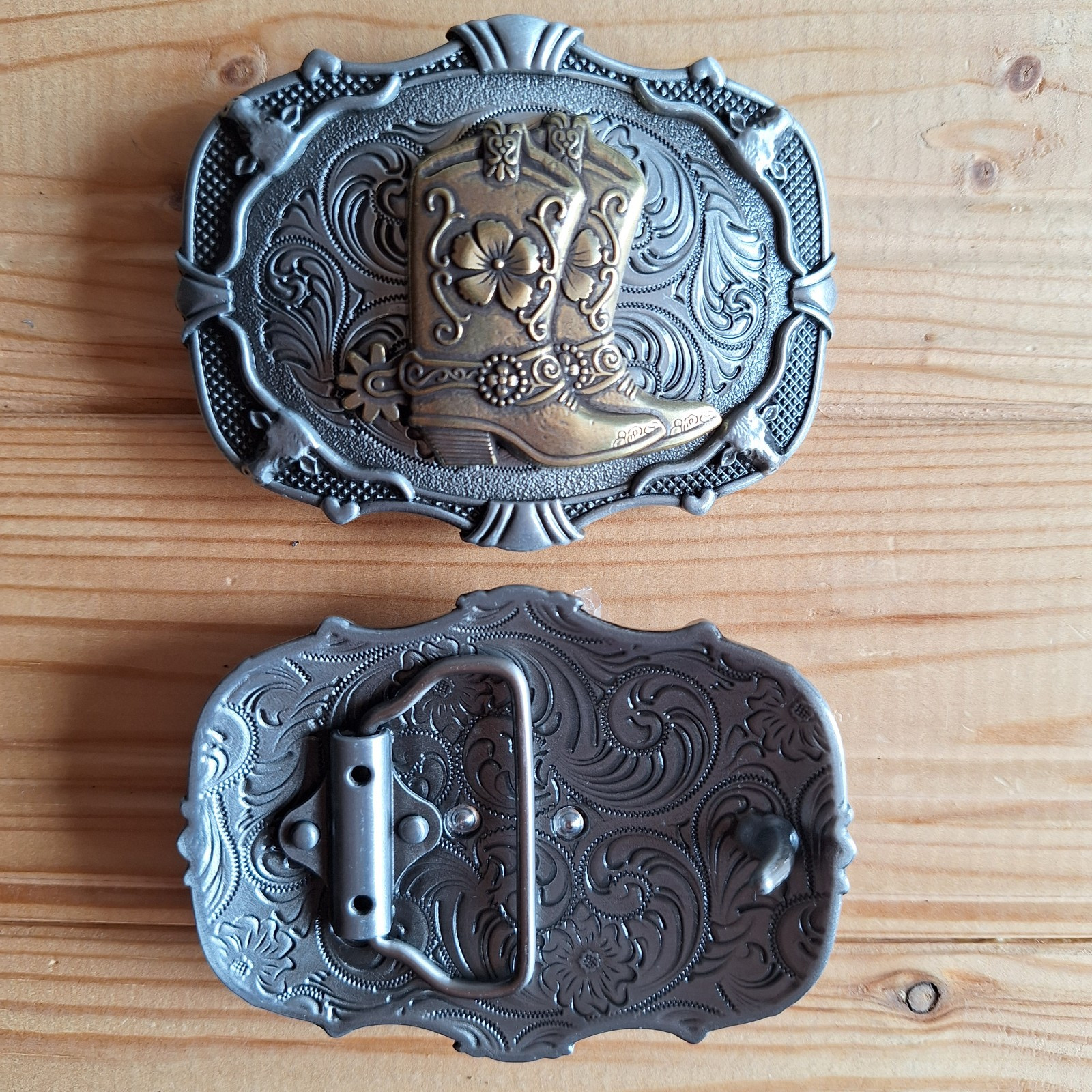 Western country metal & bronze belt buckle boots