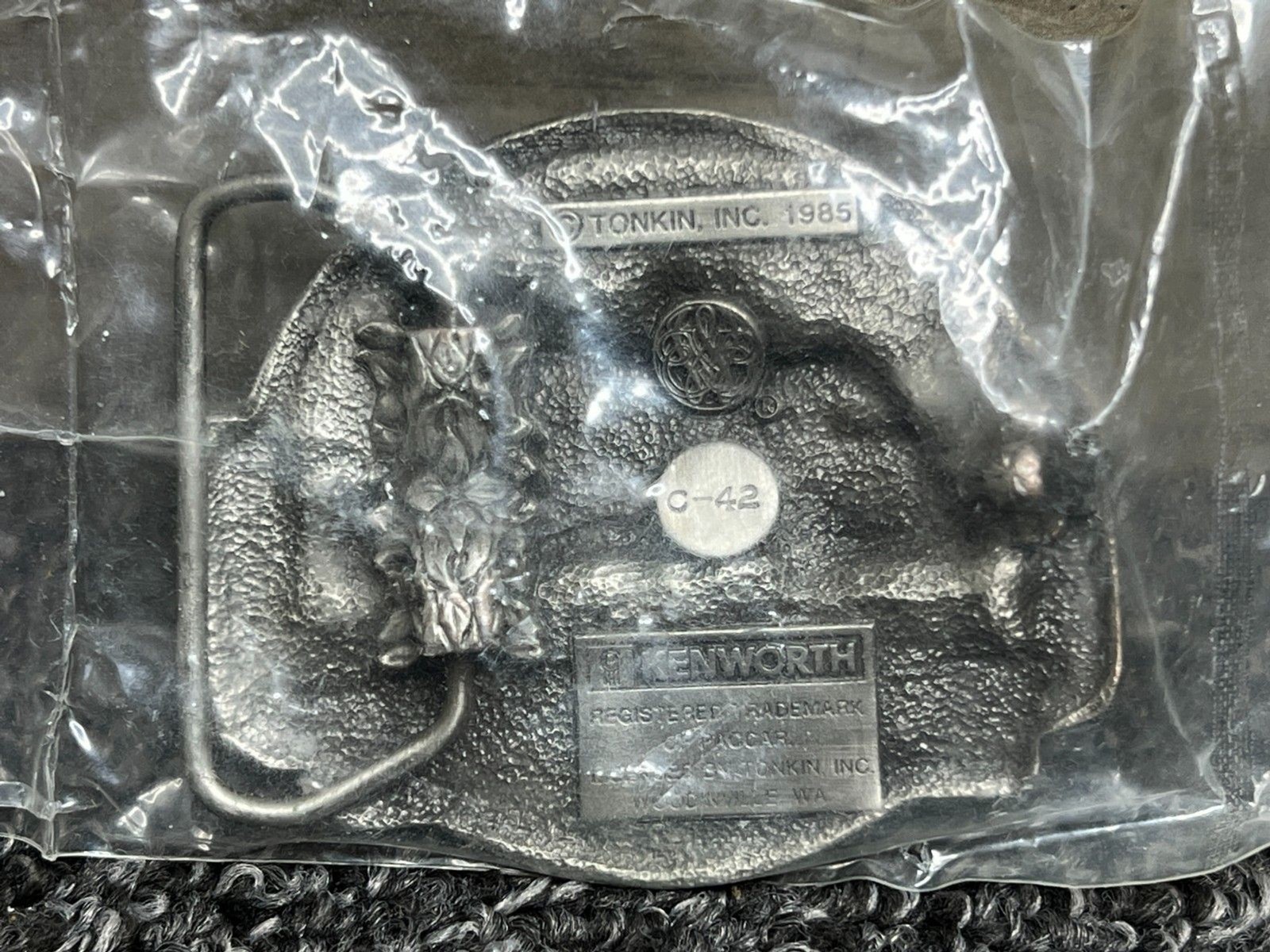 Kenworth Semi Truck Belt Buckle Tonkin USA C-42 – NOS Vintage 1985